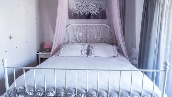 Φωτογράφιση Airbnb με minimal αισθητική.jpg