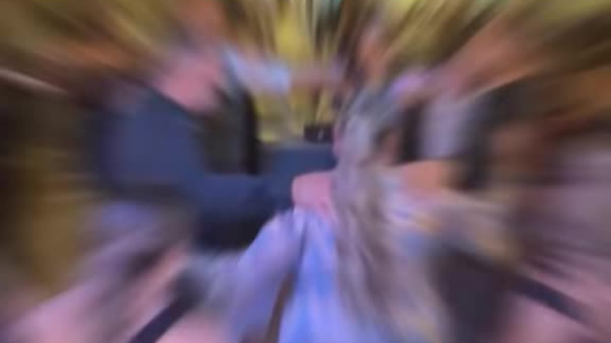 v24044gl0000d3q93ovog65t7dhk6fsg.mp4