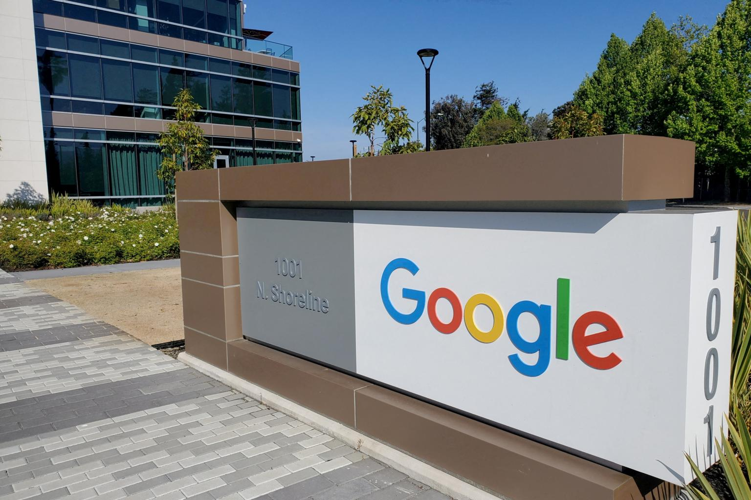 Google’s AI Firestorm. What Is available? Is it For Everyone? How to get benefits from it in Pakistan