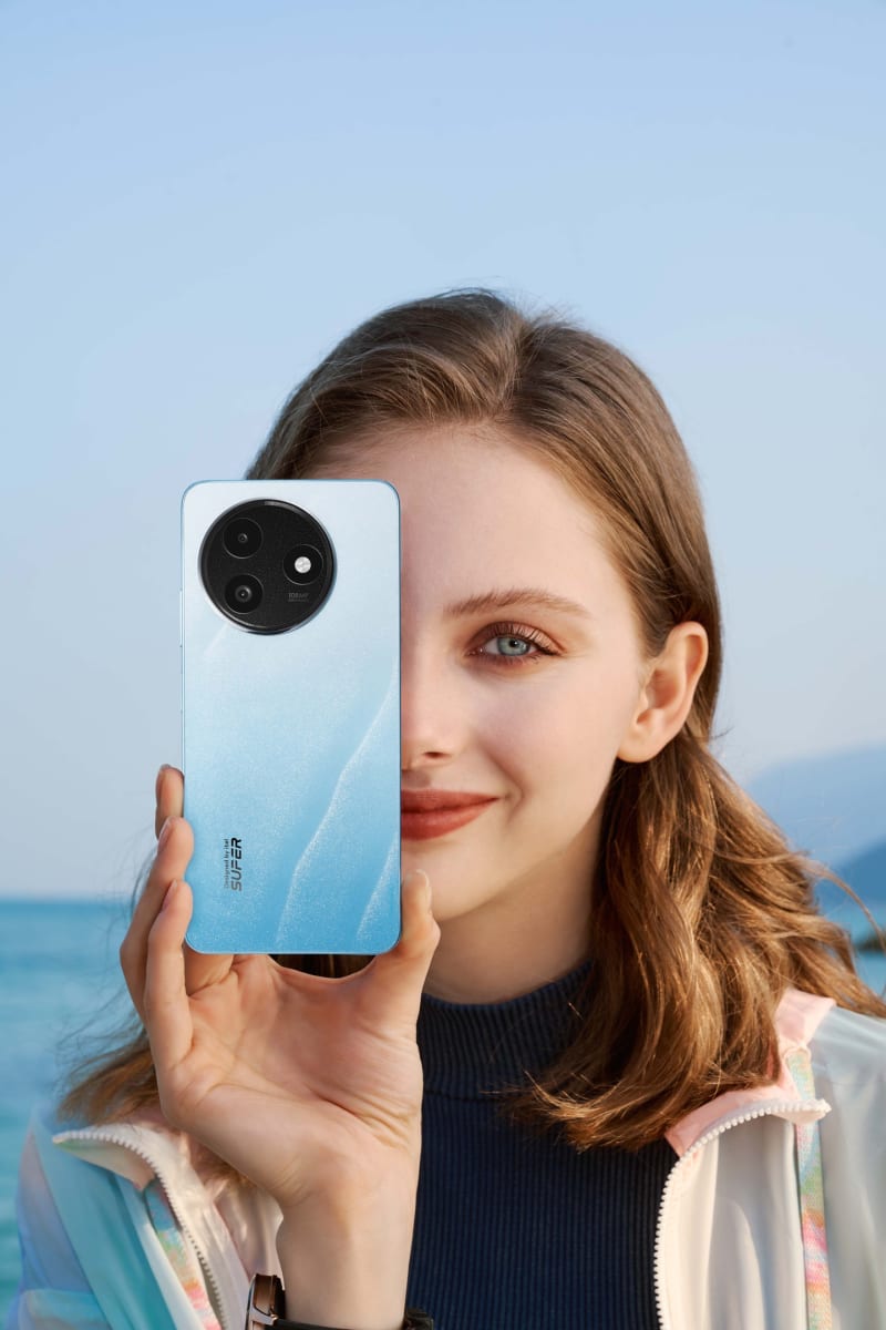 Makes Display Size With Only Punch Hole