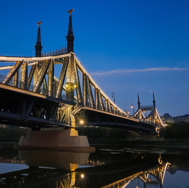 A Camera Powered By AI For Enhancement In Photos