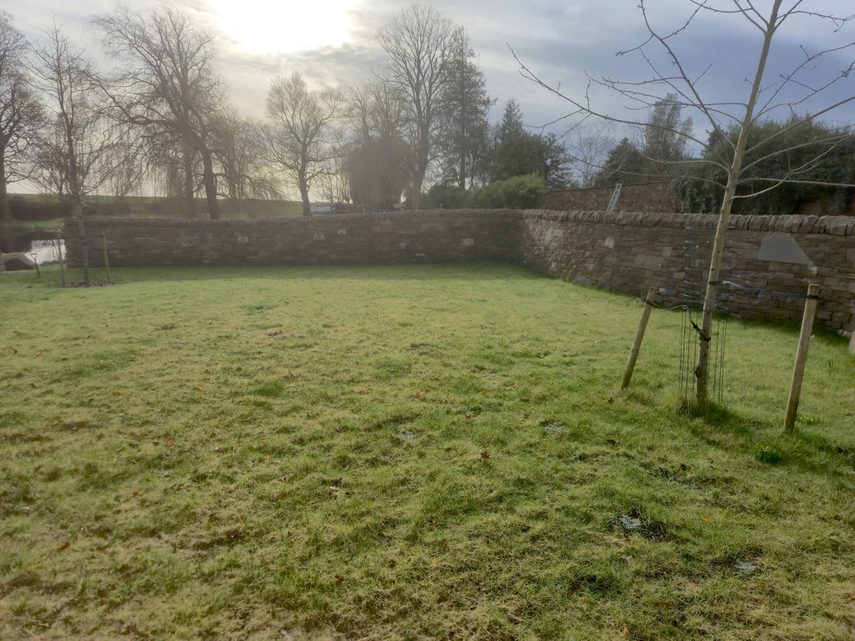 Curved dry stone dyke near Carnoustie - Image 1 - McGregor Builders