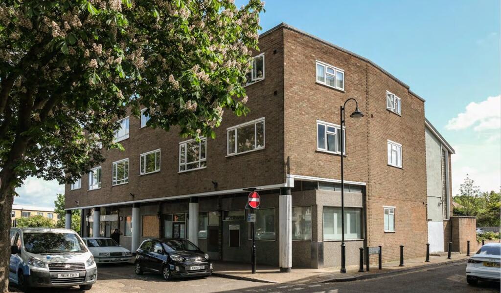 Weybridge Commercial Window Cleaning - Image 4 - Primgaard