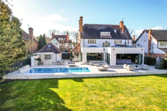 Window Cleaning Specialists in Walton on Thames - Image 3 - Primgaard