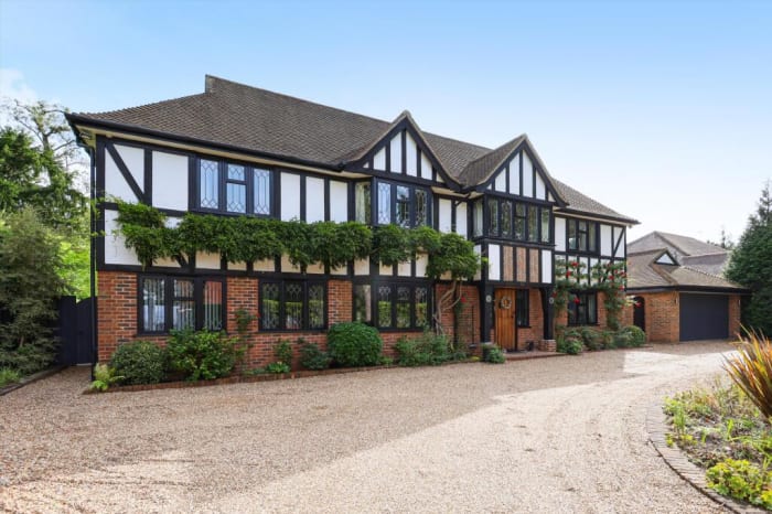 Window Cleaning Specialists in Walton on Thames - Image 2 - Primgaard