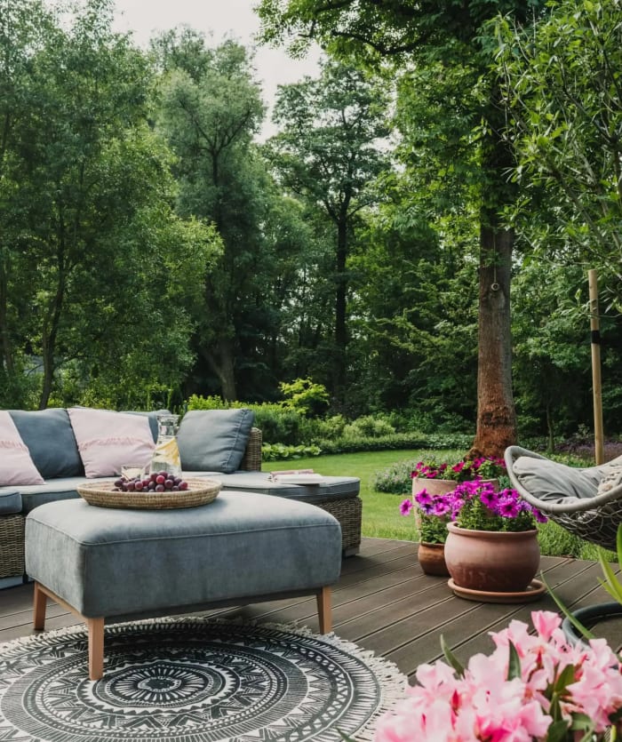 Montrose Landscapes – expert garden design and planning in Surrey, creating bespoke outdoor spaces with beauty and function.