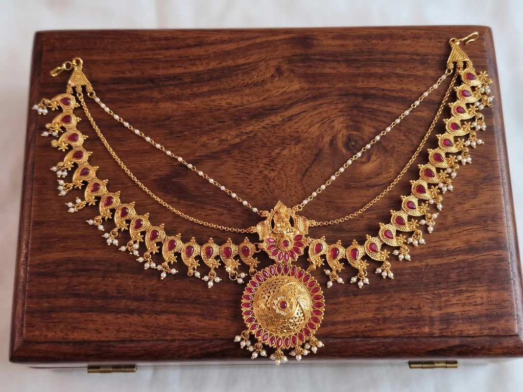 QDORA Gold Pink Kemp Temple Chain Juda Pin
