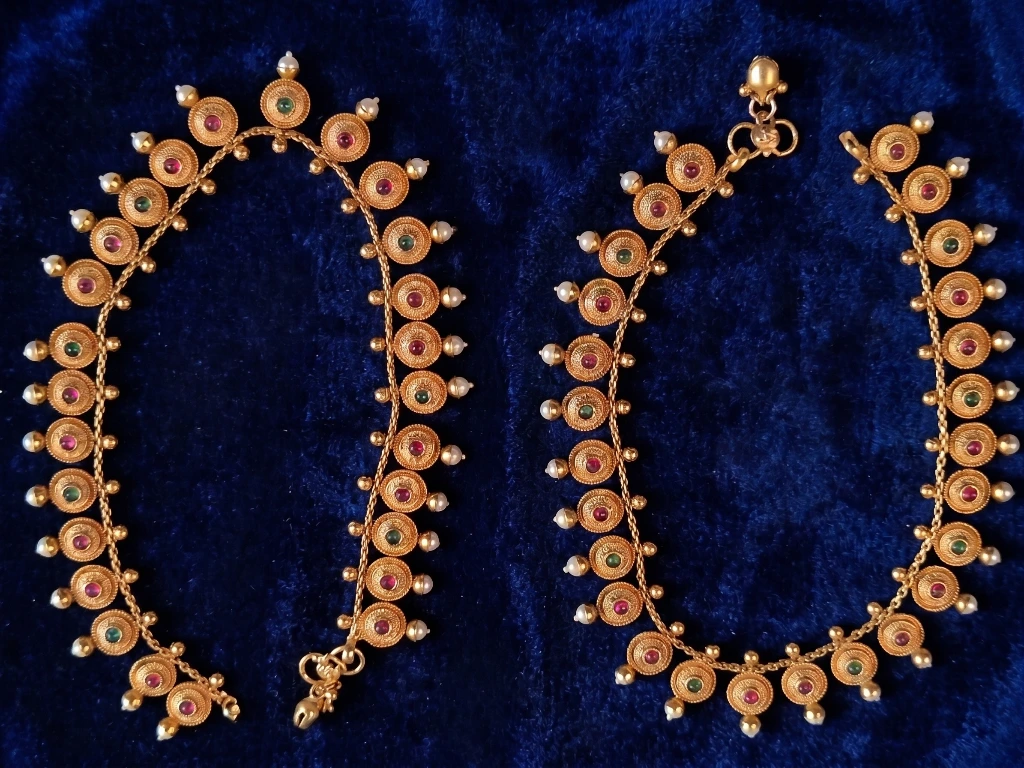 QDORA Gold Multi-Stone Pearl Traditional Payal image 2