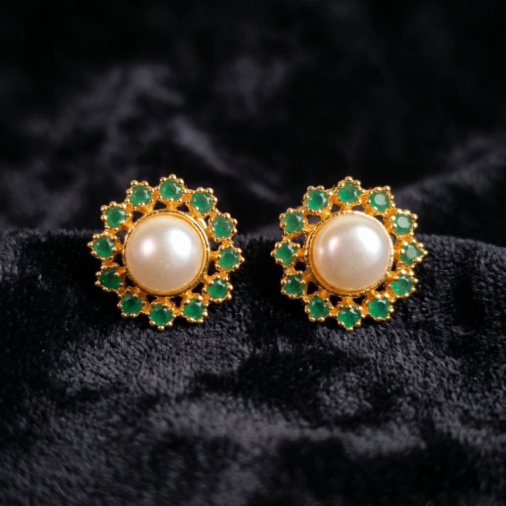 QDORA Gold Green Emerald Pearl Halo Studs image 2