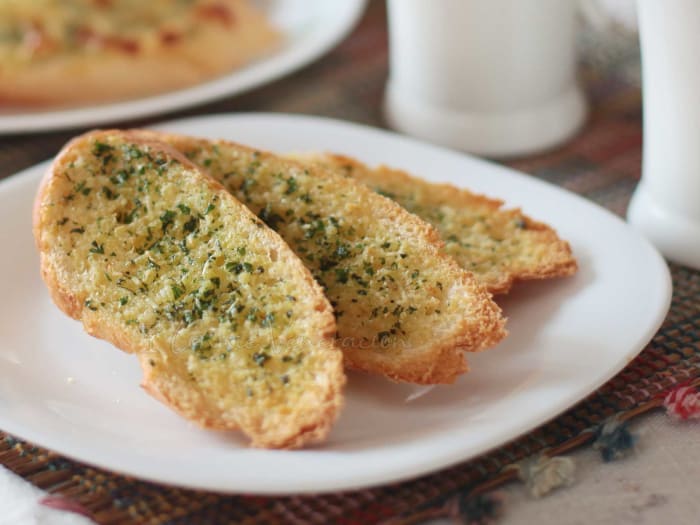 Herb Toast Vegetable with Garlic Bread