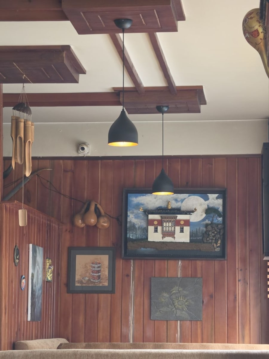 Wood-panelled corner
