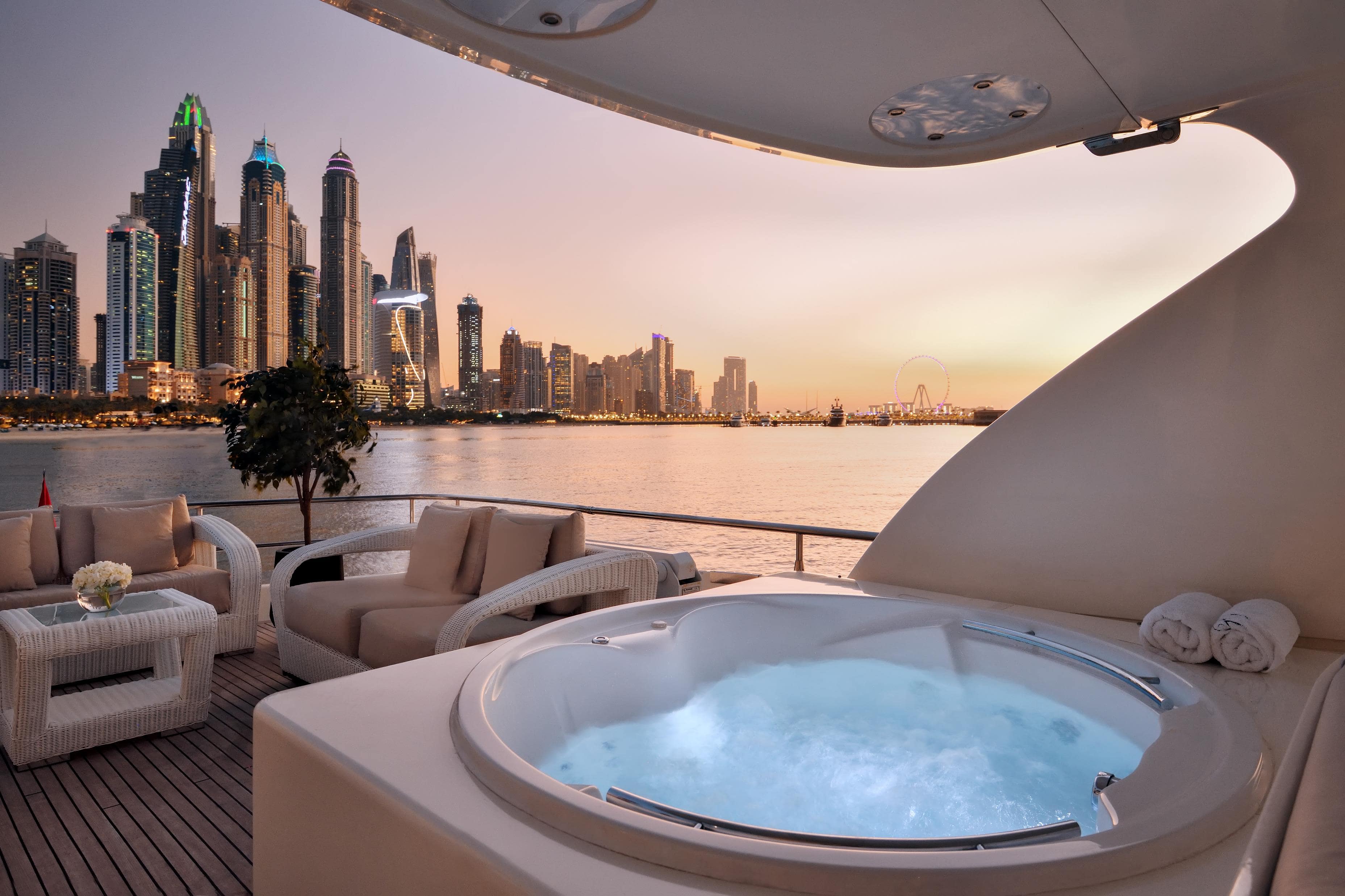 Haigan 95ft Free Jet Ski - 95ft/29m - Yacht