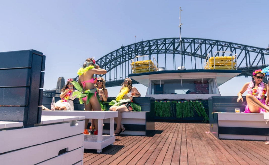 Le Bleu up to 240 guests! - 100ft/30m - Houseboat