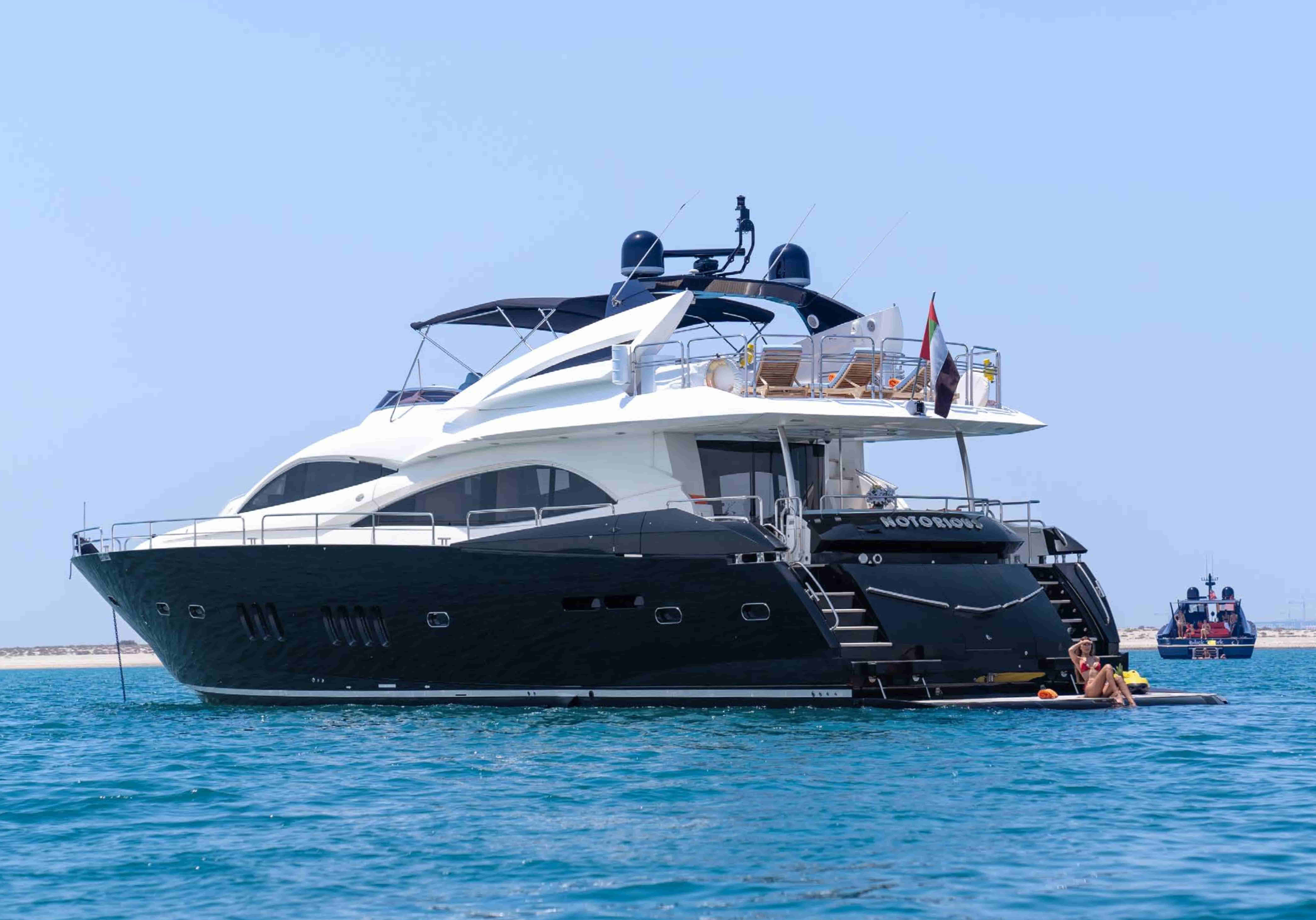 Notorious 90ft Yacht - Yacht