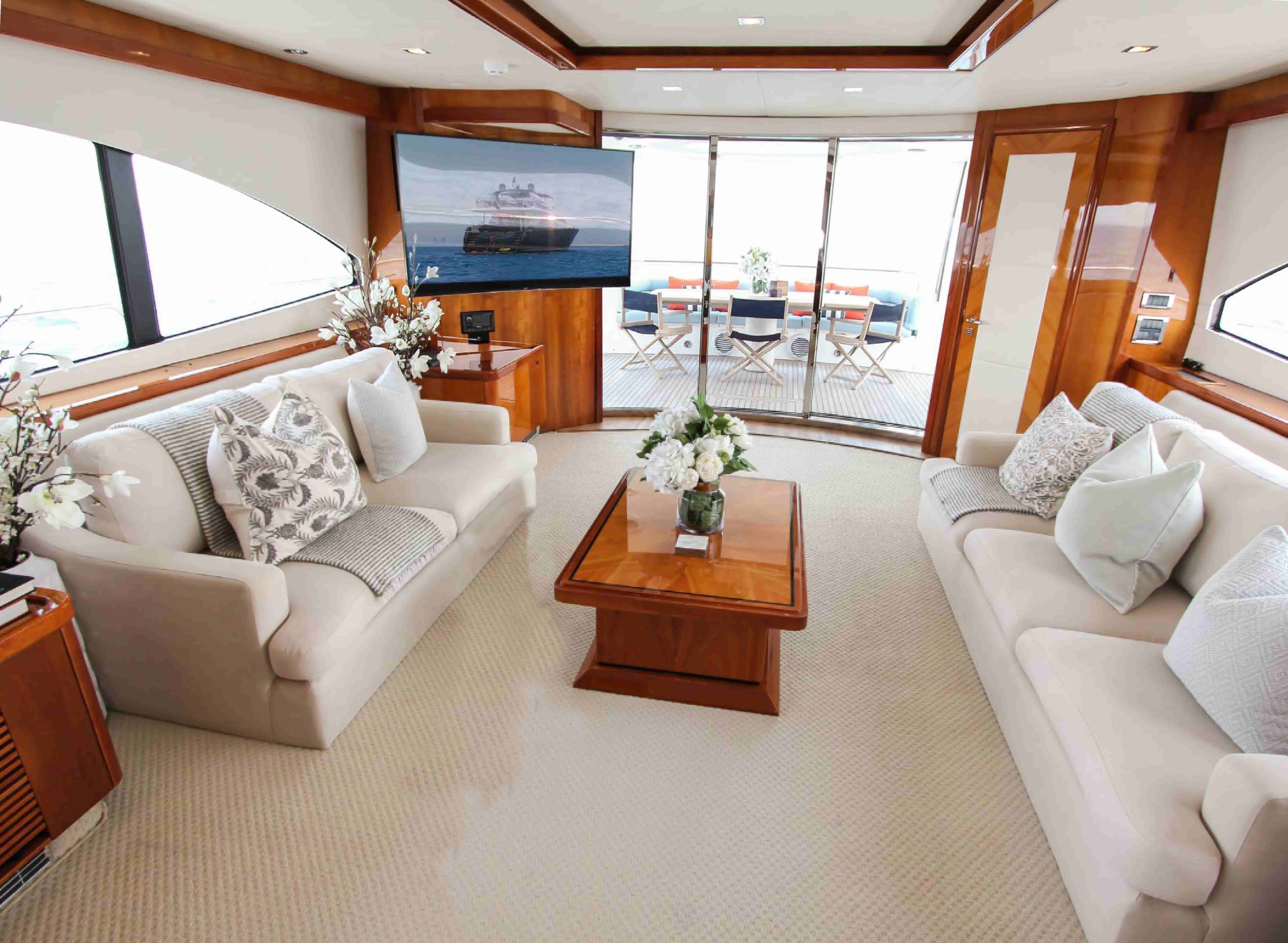 Notorious 90ft Yacht - Yacht
