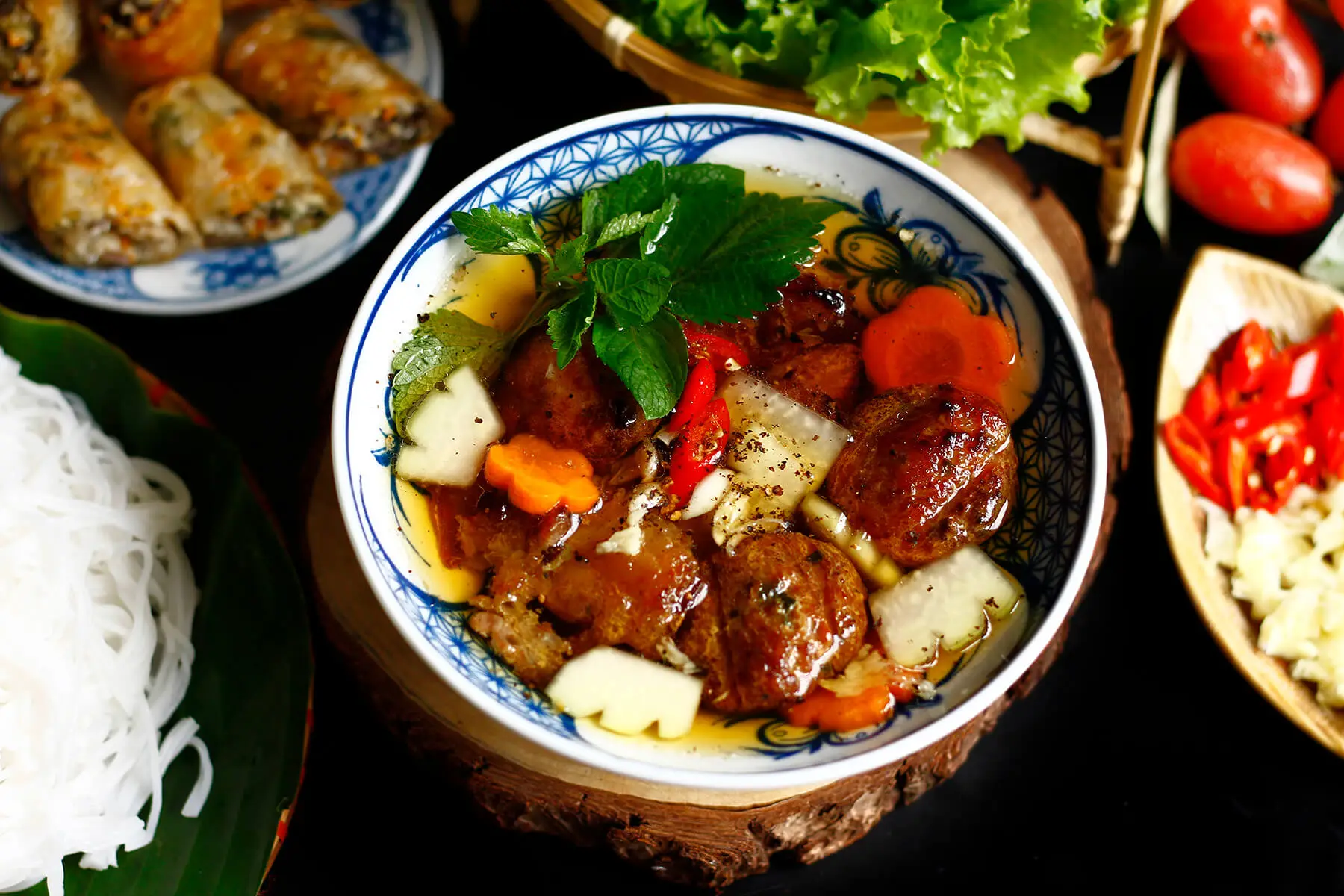 Bún Chả Ngon tại bếp UIT