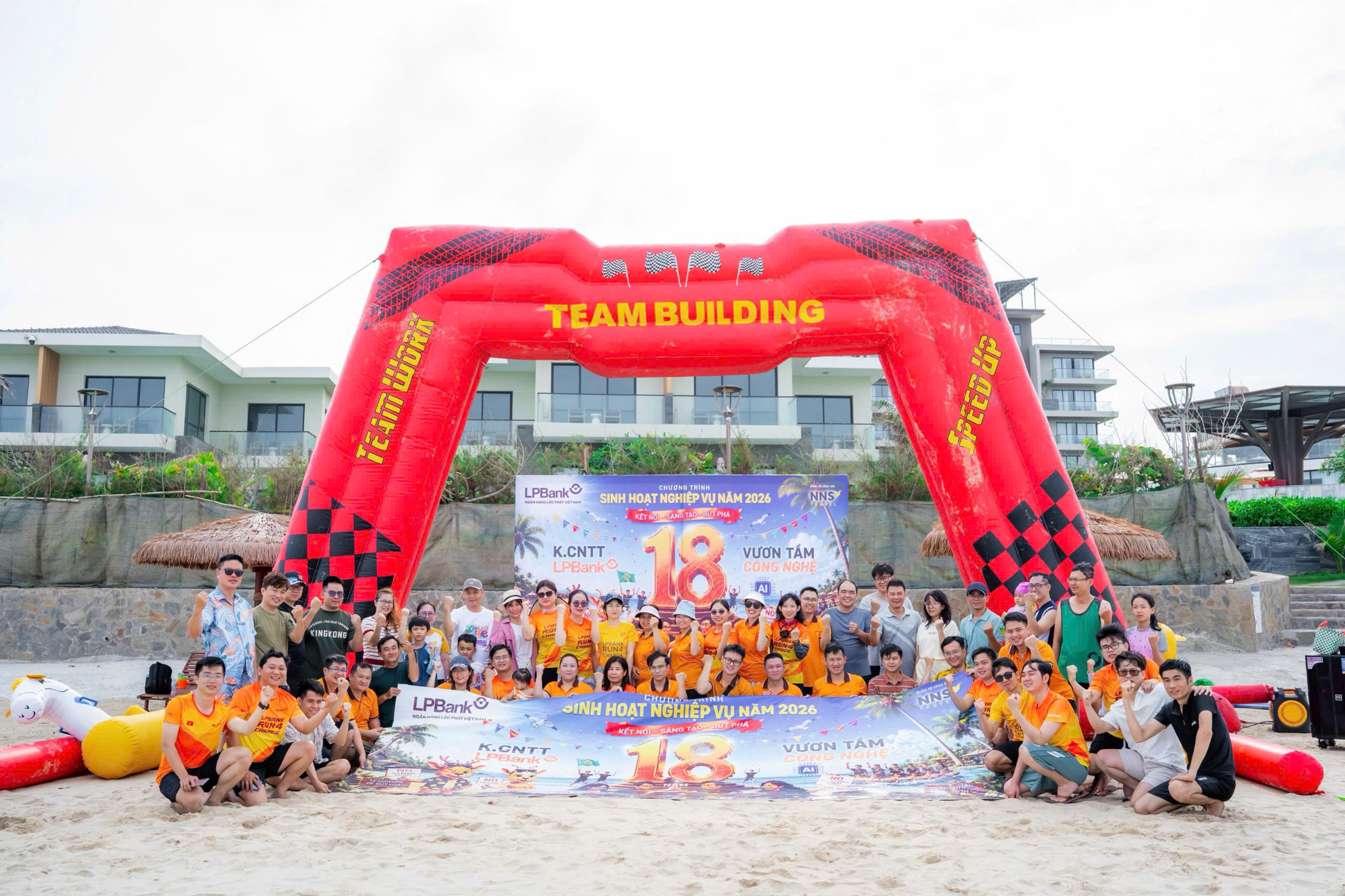 So Sánh Tổ Chức Team Building Mũi Né: Chọn Bãi Biển Hay Đồi Cát Bàu Trắng?