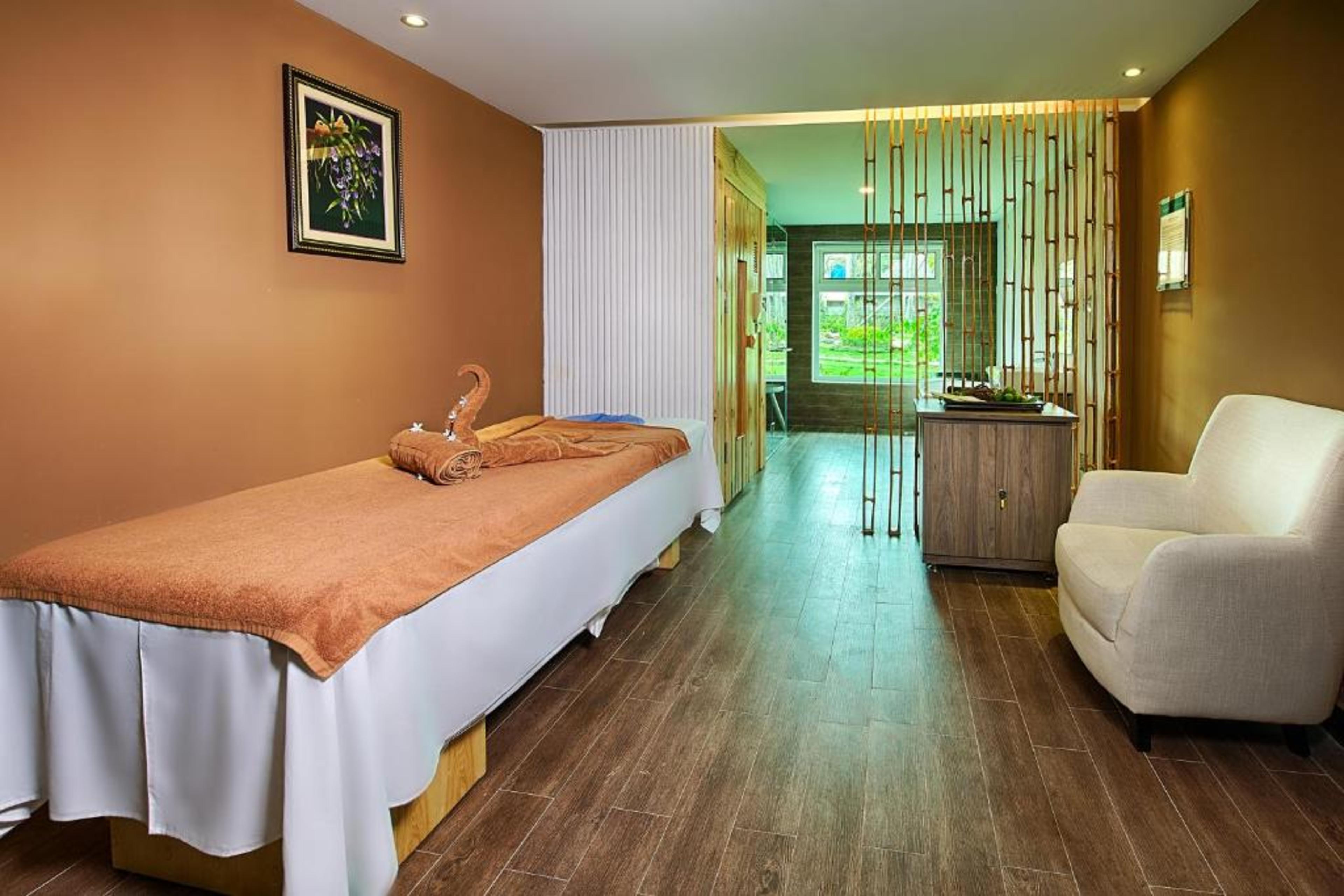 Khách sạn Mường Thanh Holiday Mũi Né 6