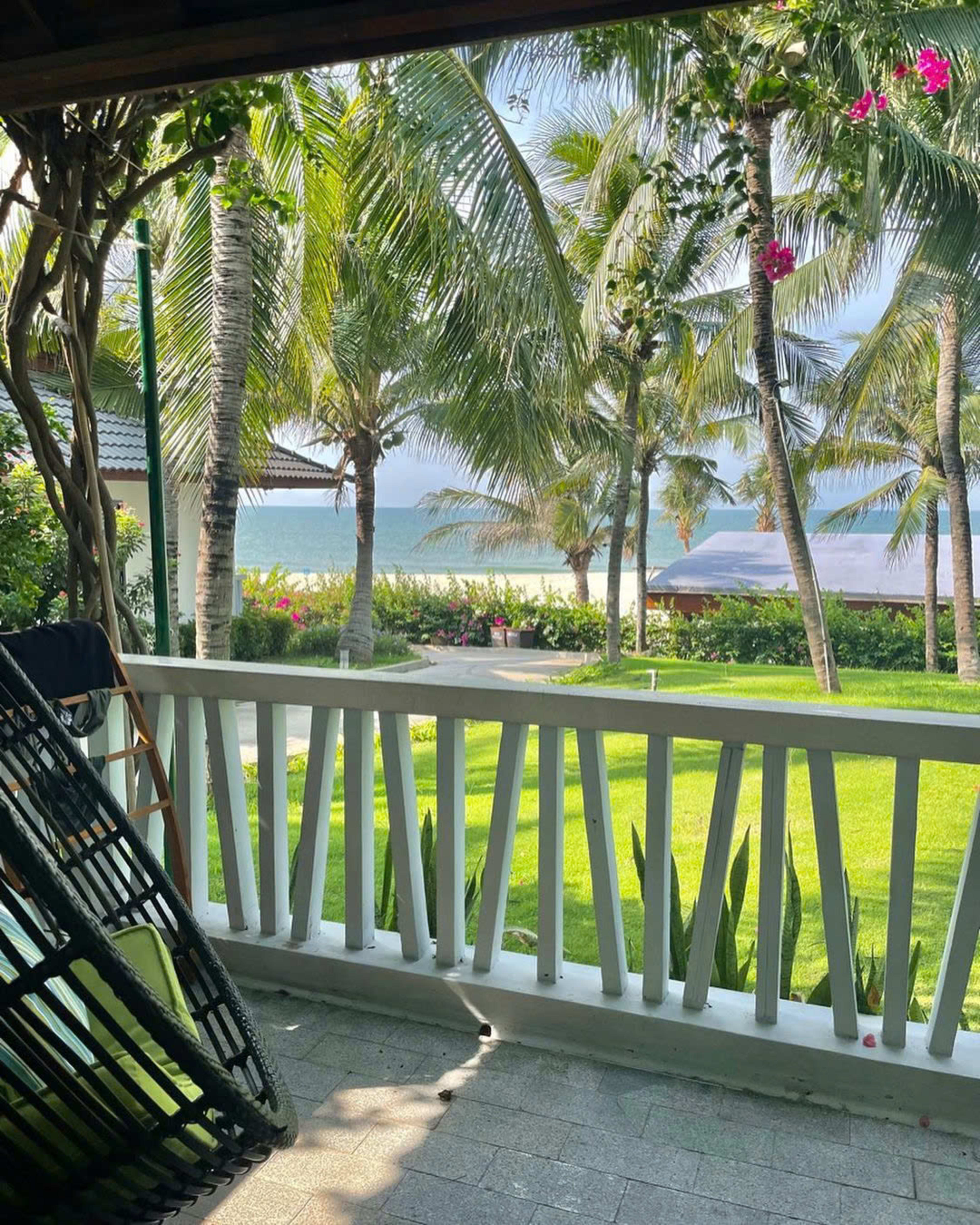 Bungalow Garden View