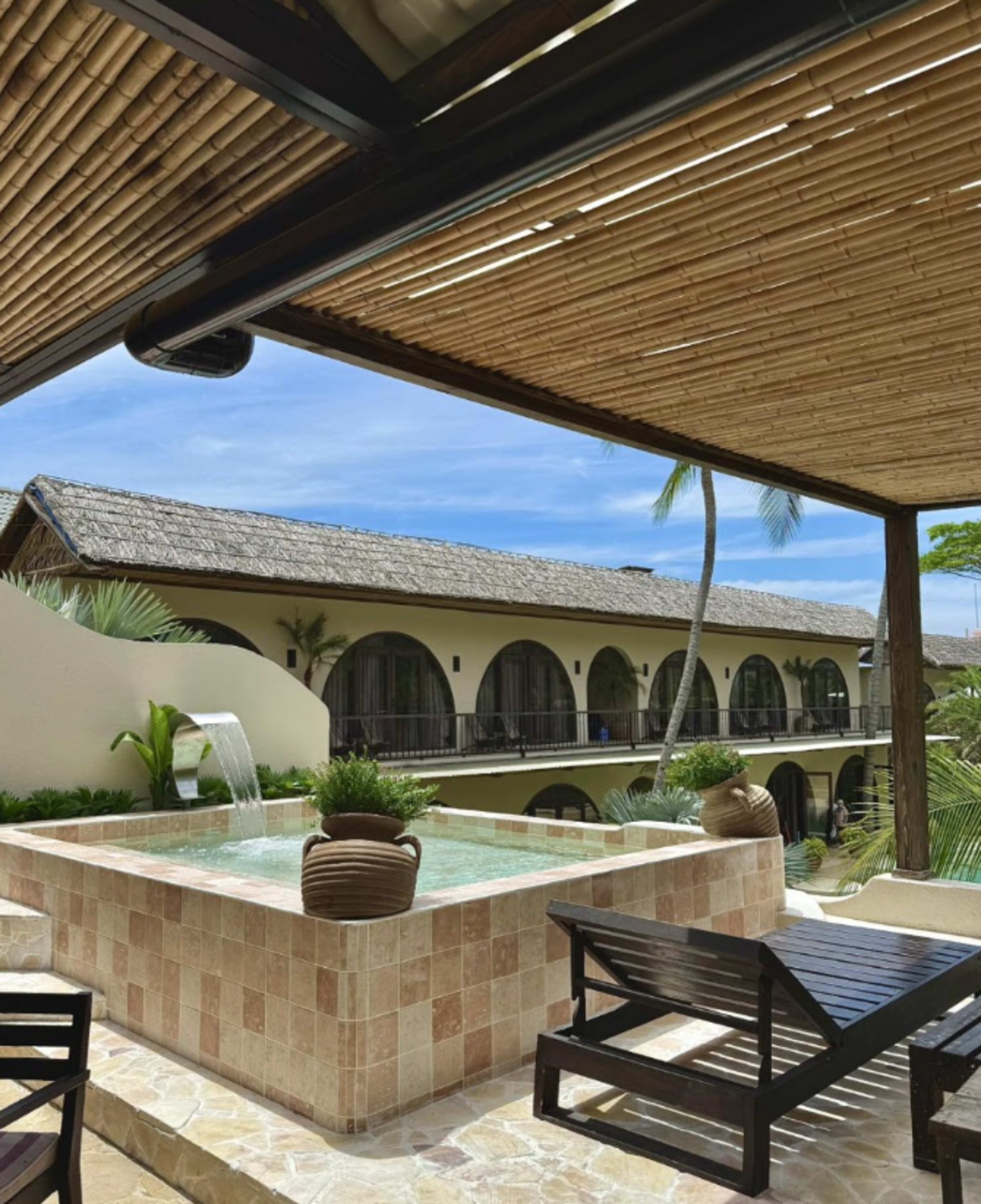 Luxury Pool View