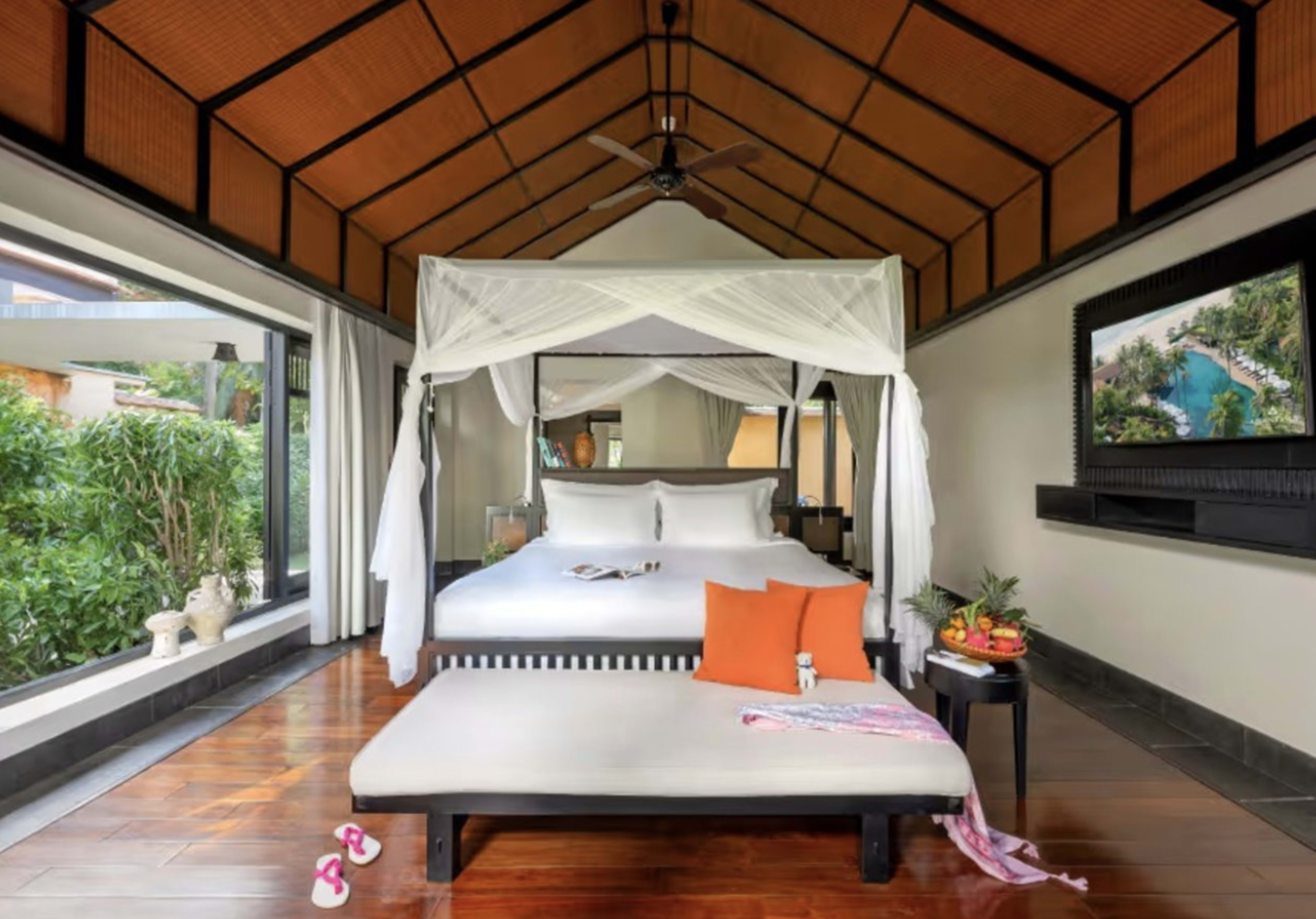 One Bedroom Beachfront Pool Villa