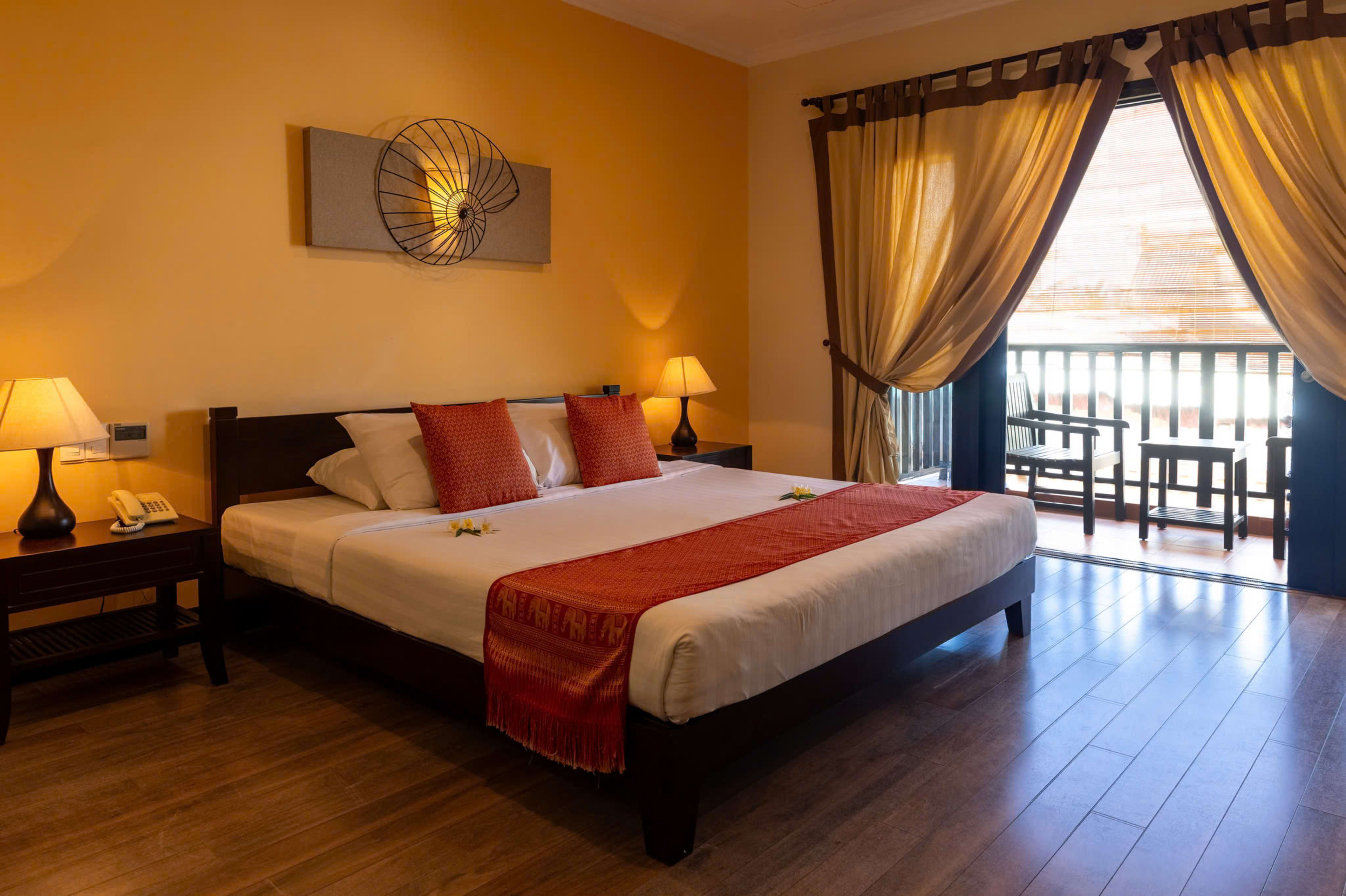 Deluxe Room No View or Partial View