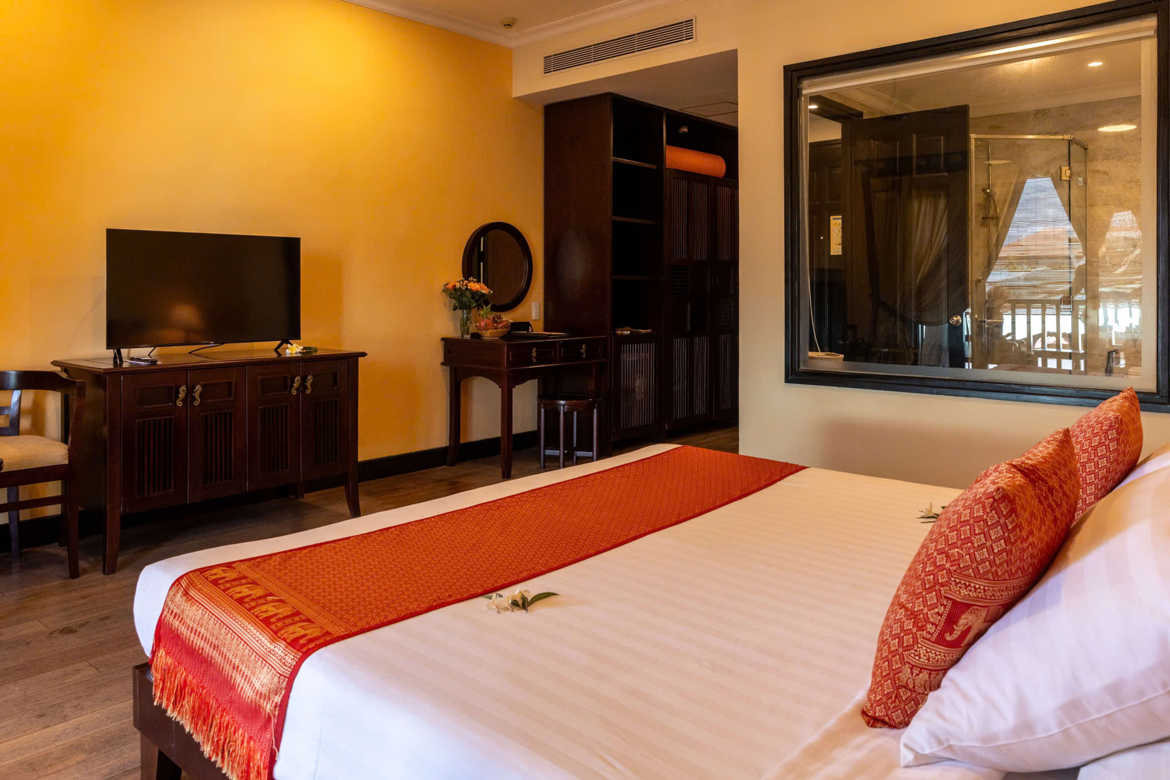 Deluxe Room No View or Partial View