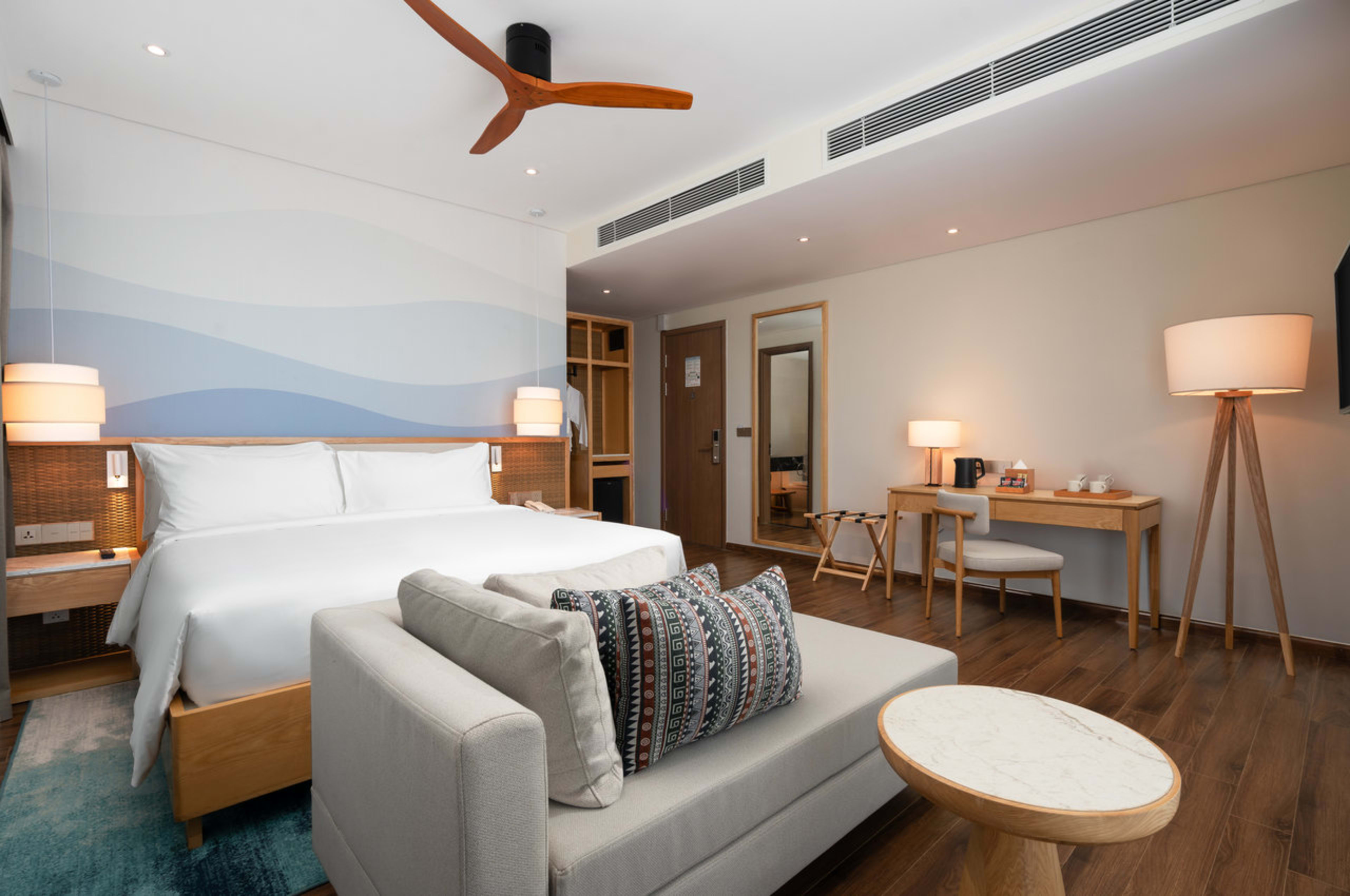 Superior Corner Room