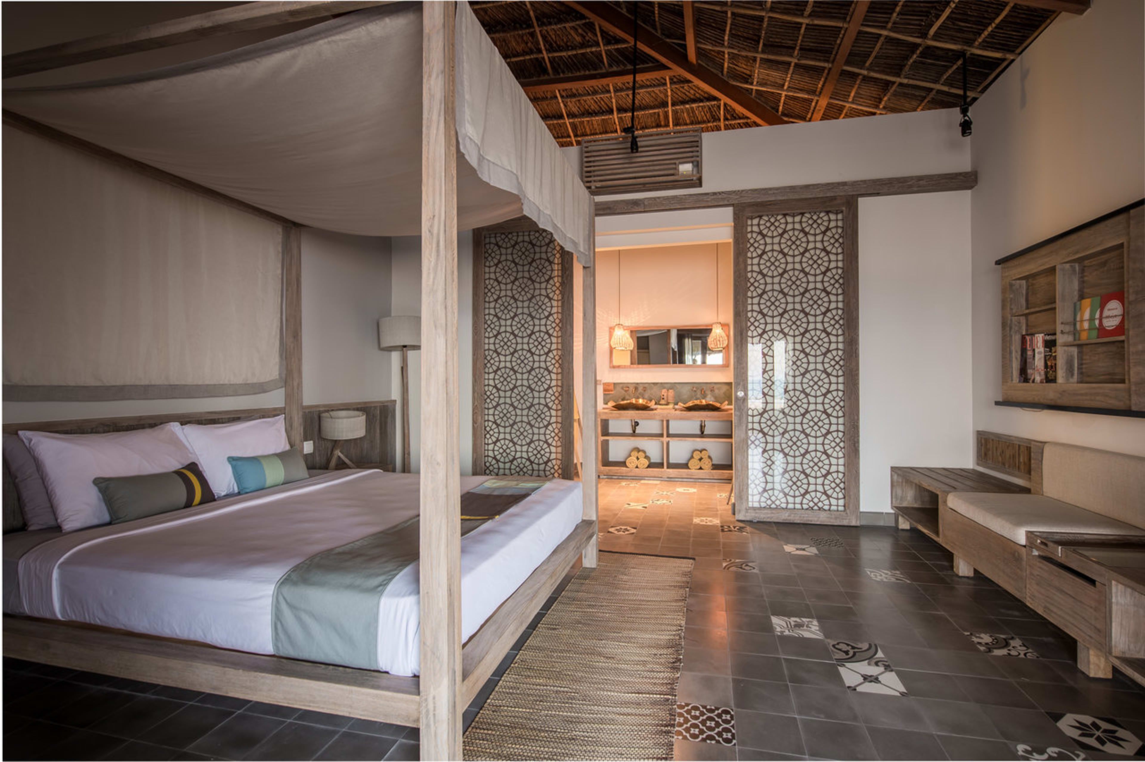 Deluxe Beachfront Bungalow