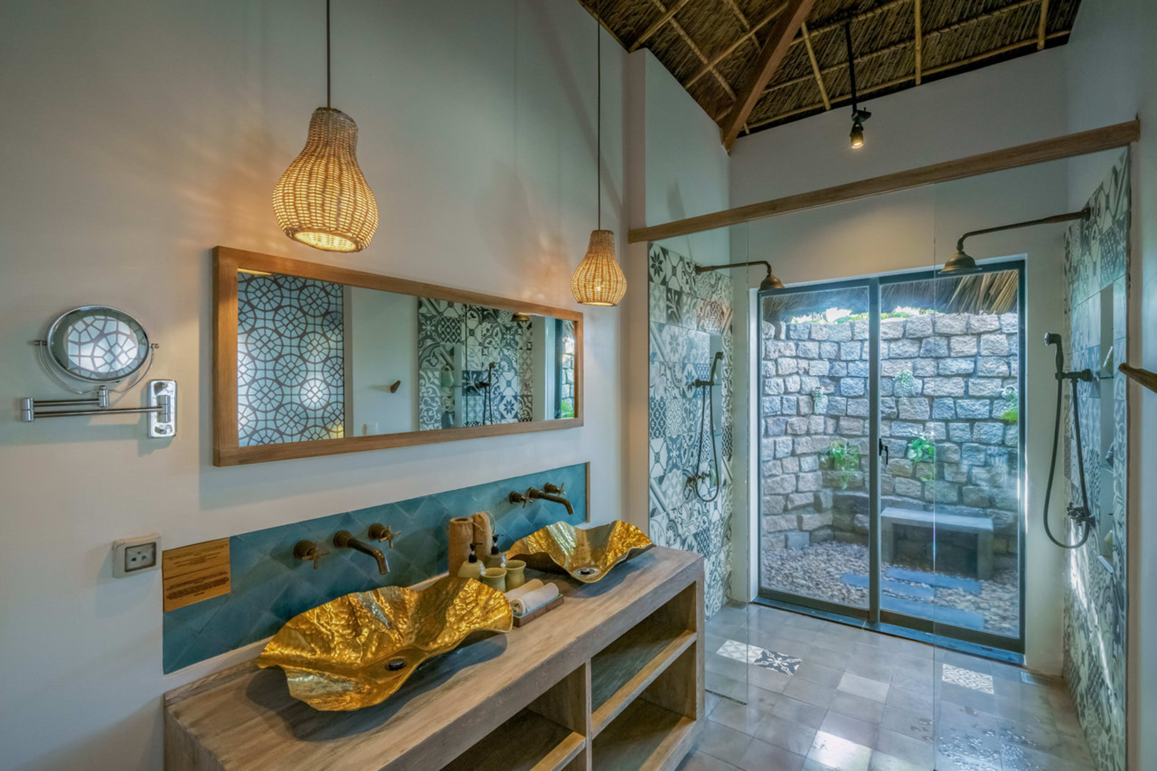 Deluxe Beachfront Bungalow