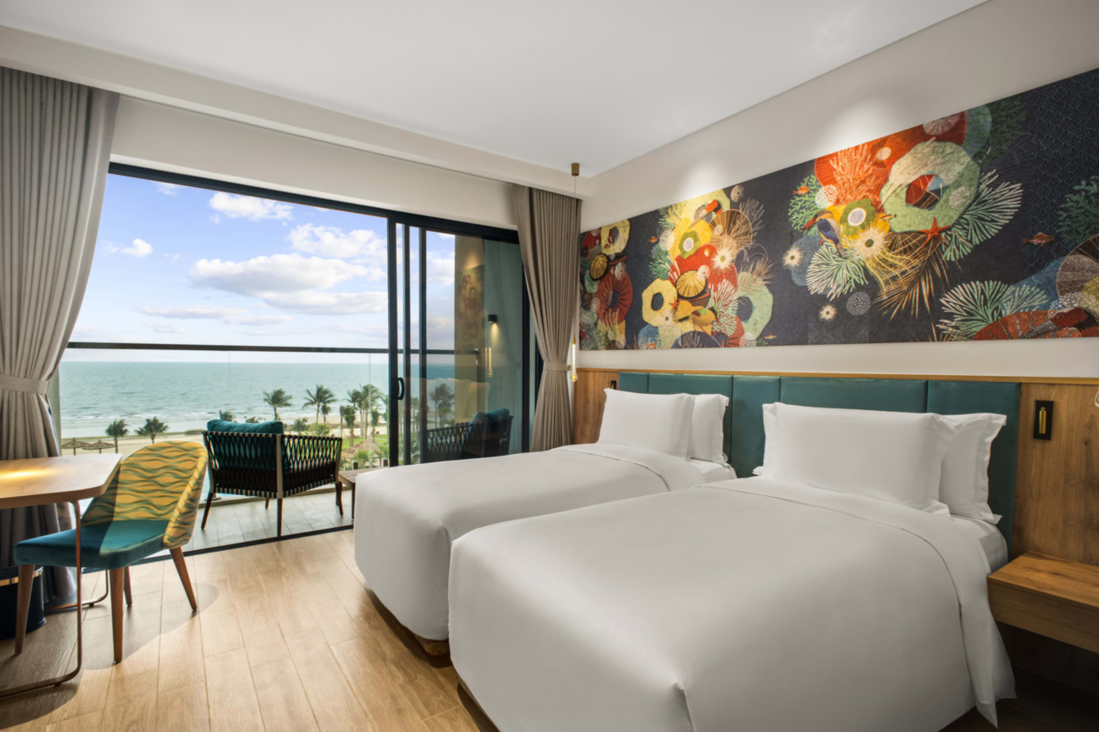 Classic Sea View – King / Twin