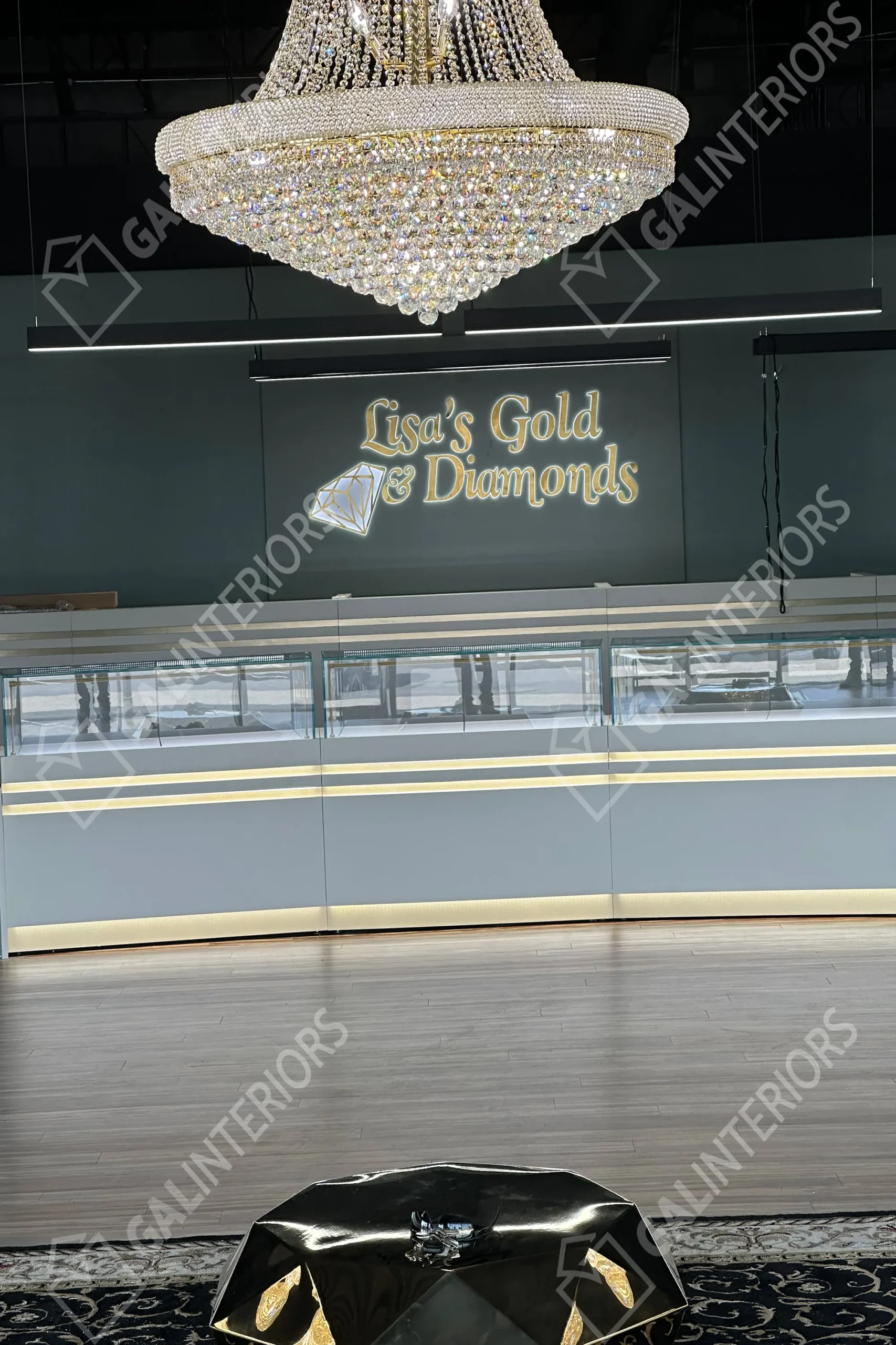 LISA'S GOLD DIAMONDS / USA — Jewelry Store Interior Design by Gal Interiors, photo 6