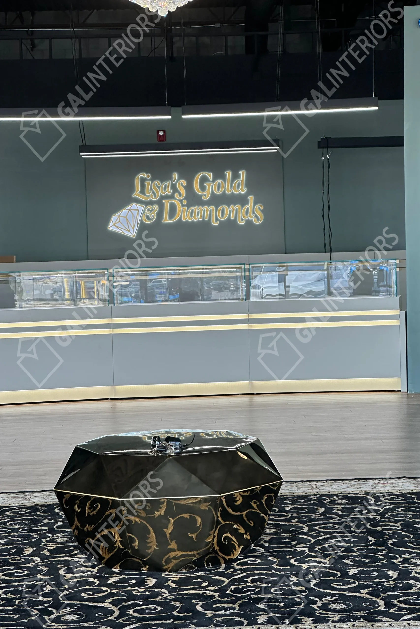 LISA'S GOLD DIAMONDS / USA — Jewelry Store Interior Design by Gal Interiors, photo 3