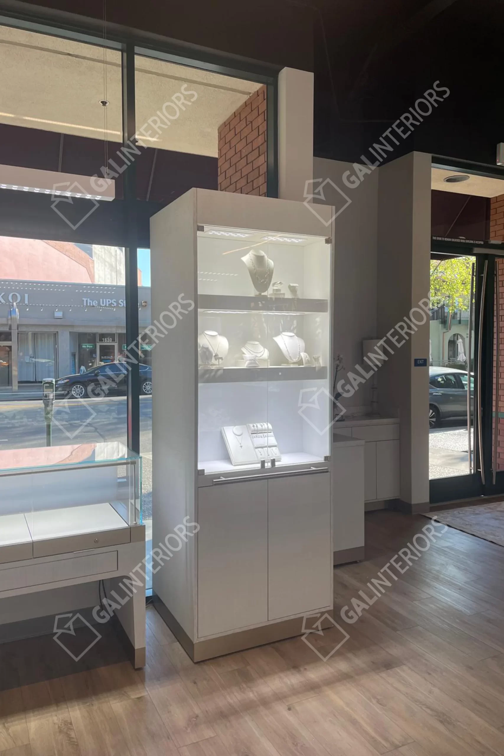 THE KING'S JEWELERS — Jewelry Store Interior Design by Gal Interiors, photo 2