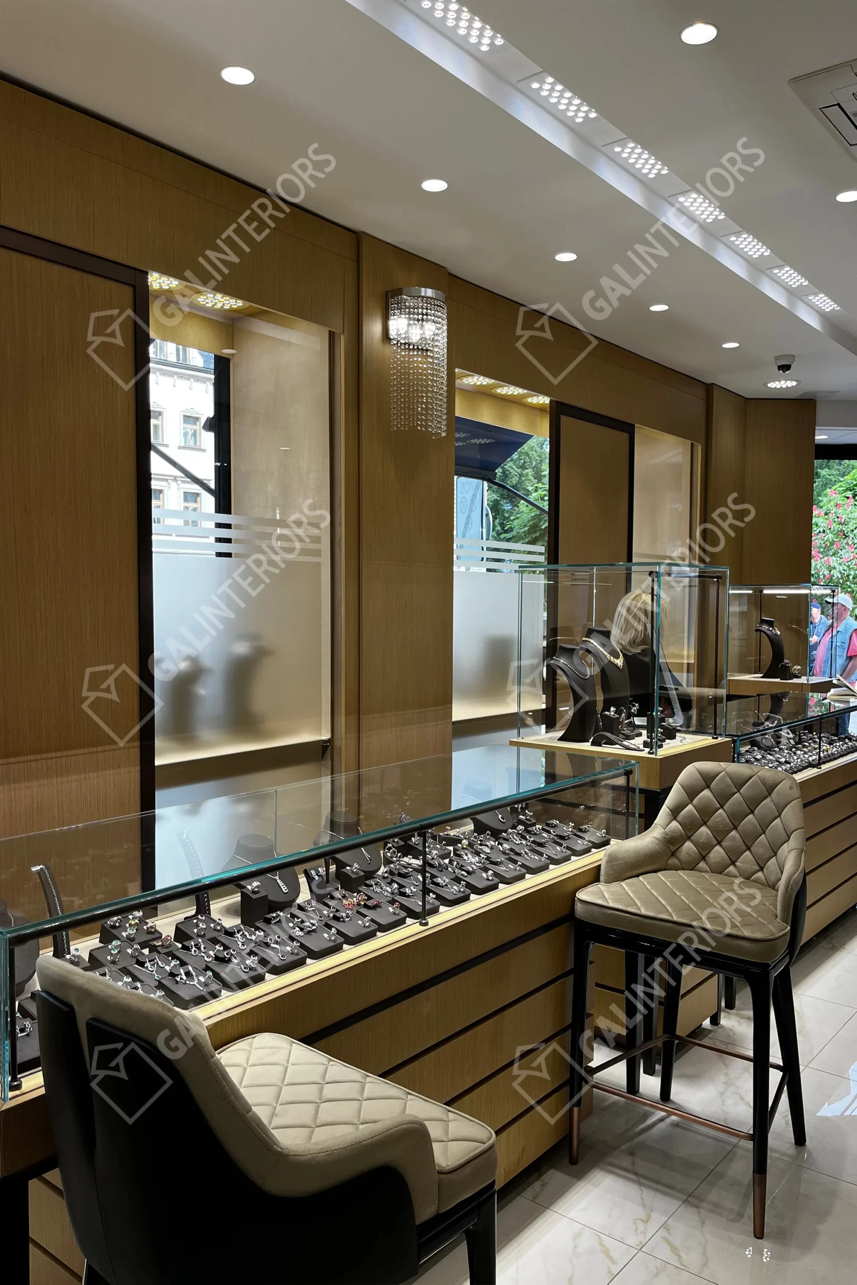 PUPP KARLOVY VARY — Jewelry Store Interior Design by Gal Interiors, photo 8