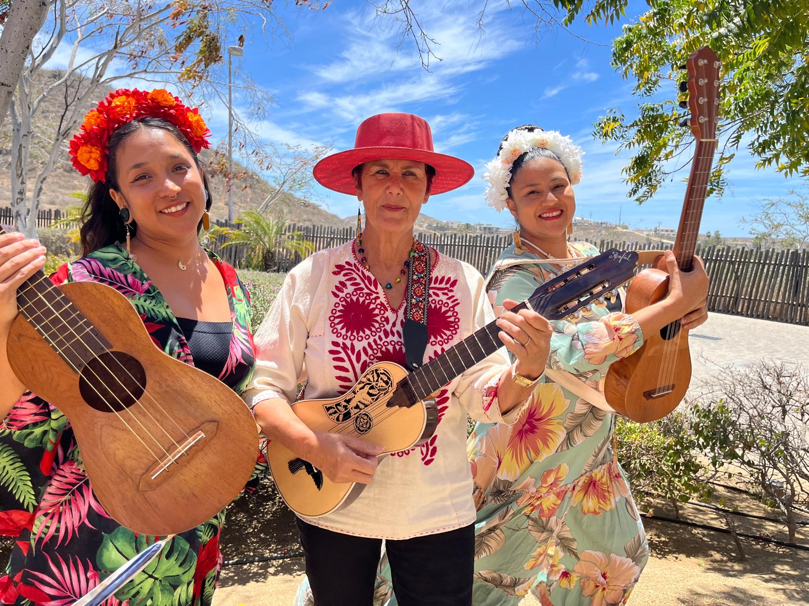 Sharon Katz & Son De Mar