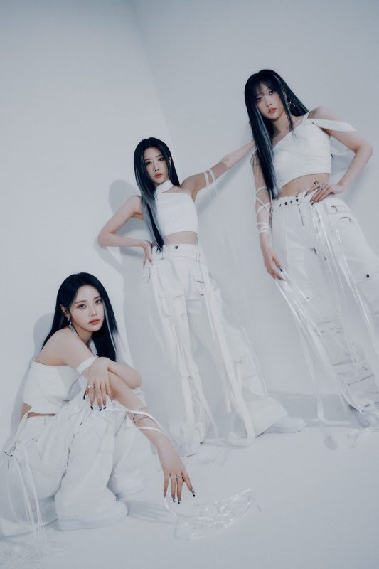 ODD EYE CIRCLE