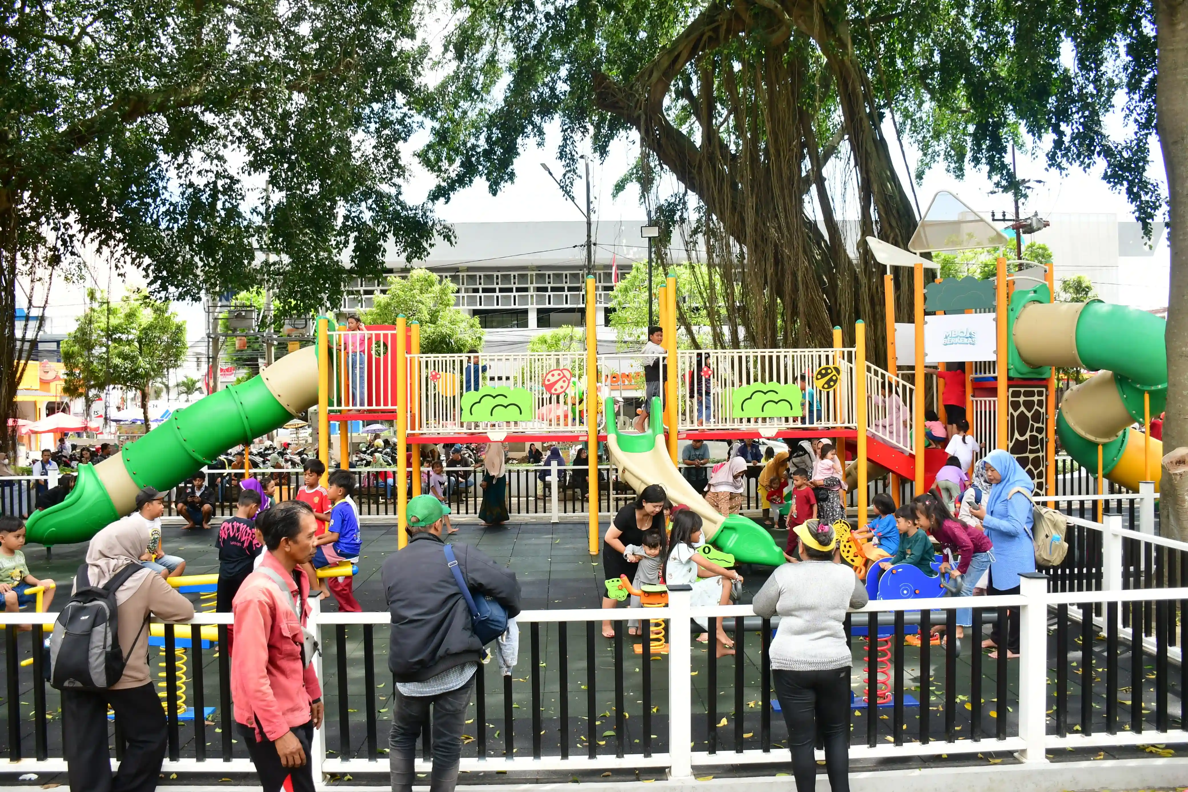 Clubhouse Playground BSD