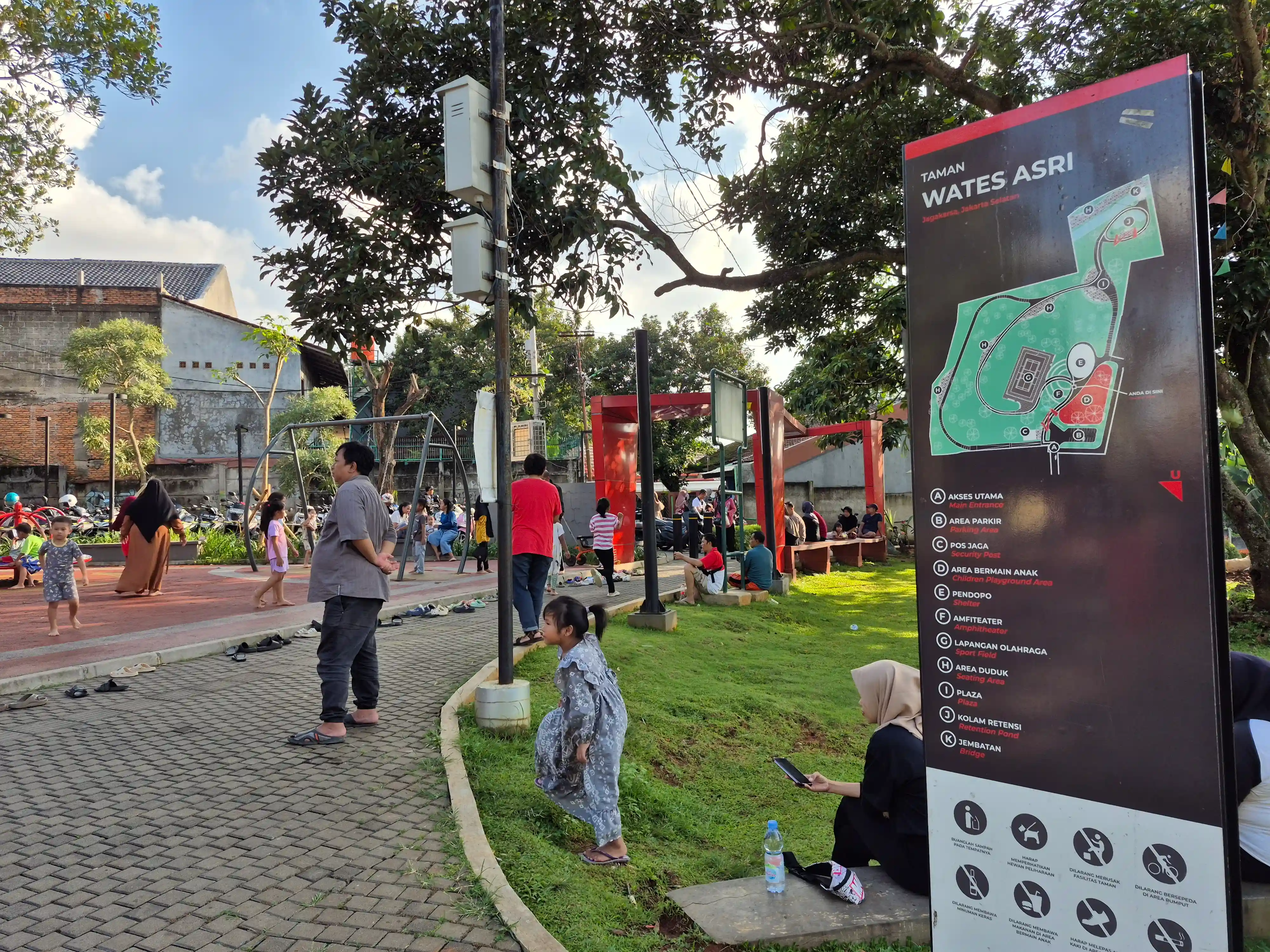 Single Outdoor Fitness di Taman Kota