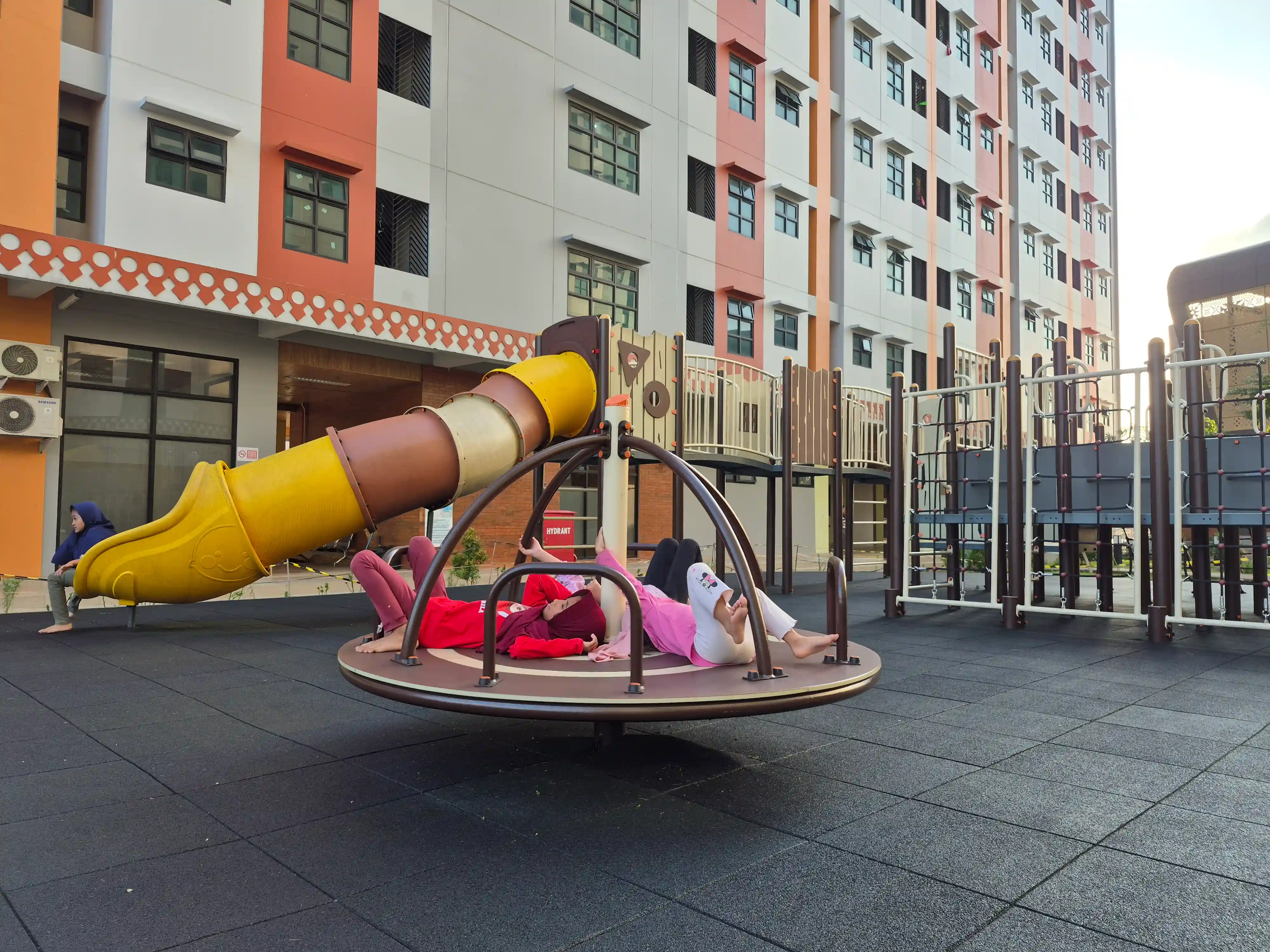 Single Outdoor Fitness di Taman Kota