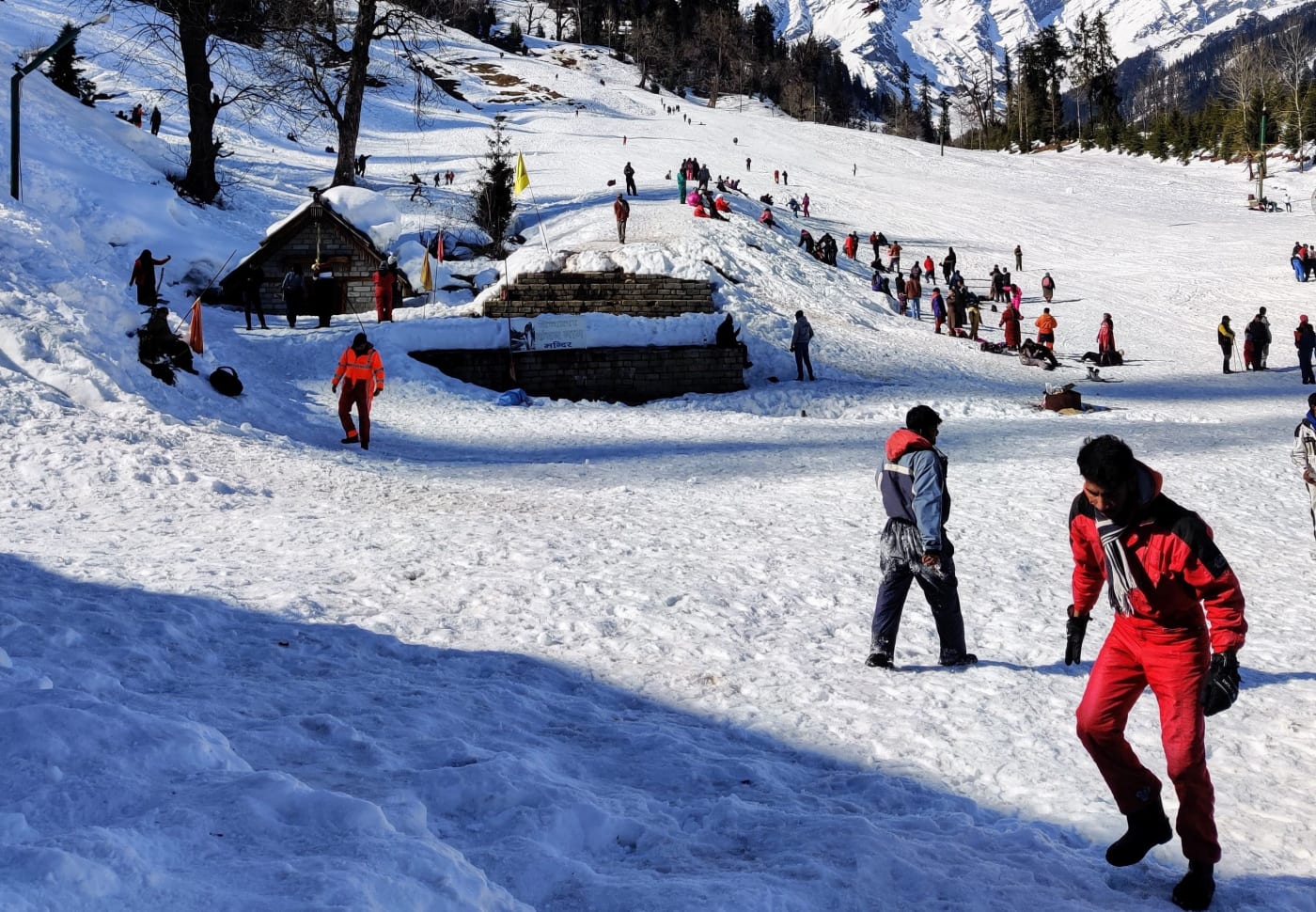 Scenic Manali valley view perfect for a romantic honeymoon