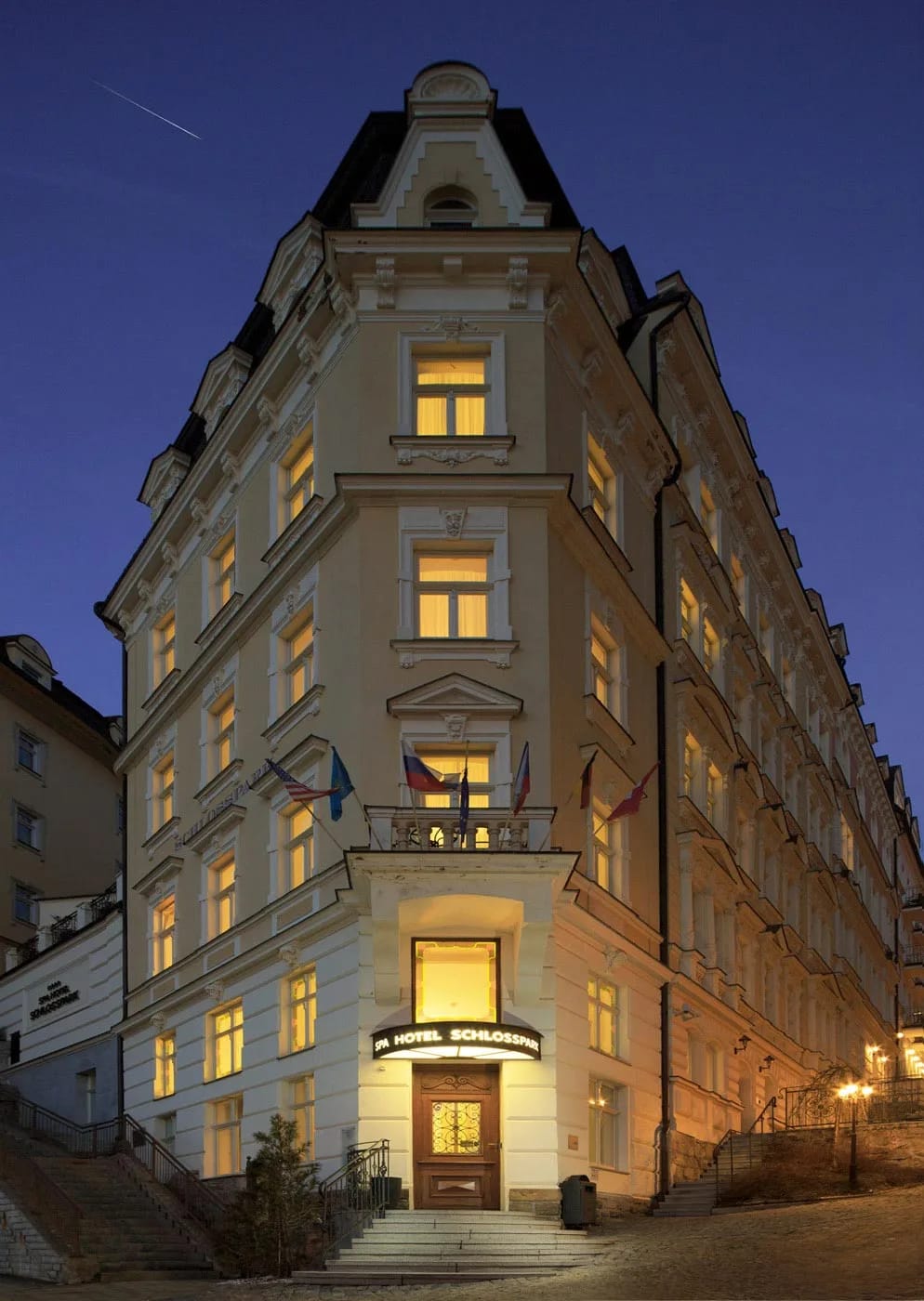 Hotelová recepce Hotel lobby první dojem