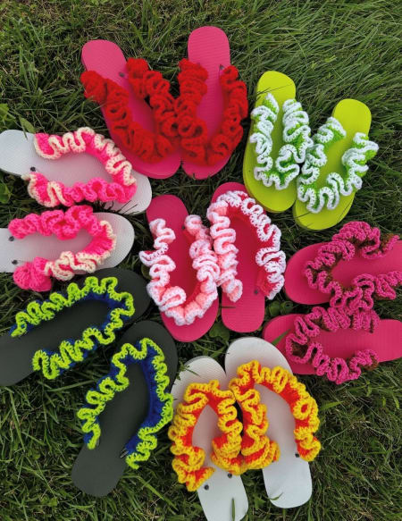 Ruffle flip flops 
