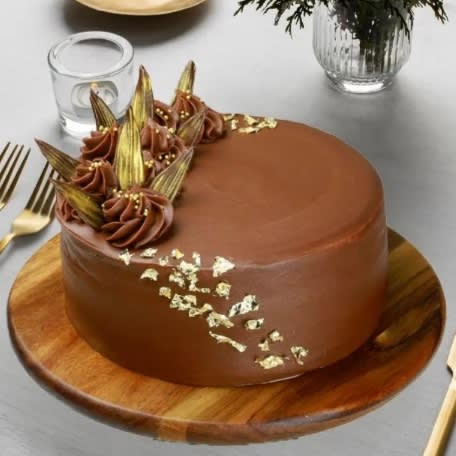 Royale Brown Cake – Now Available for Pre-Order ✅ 