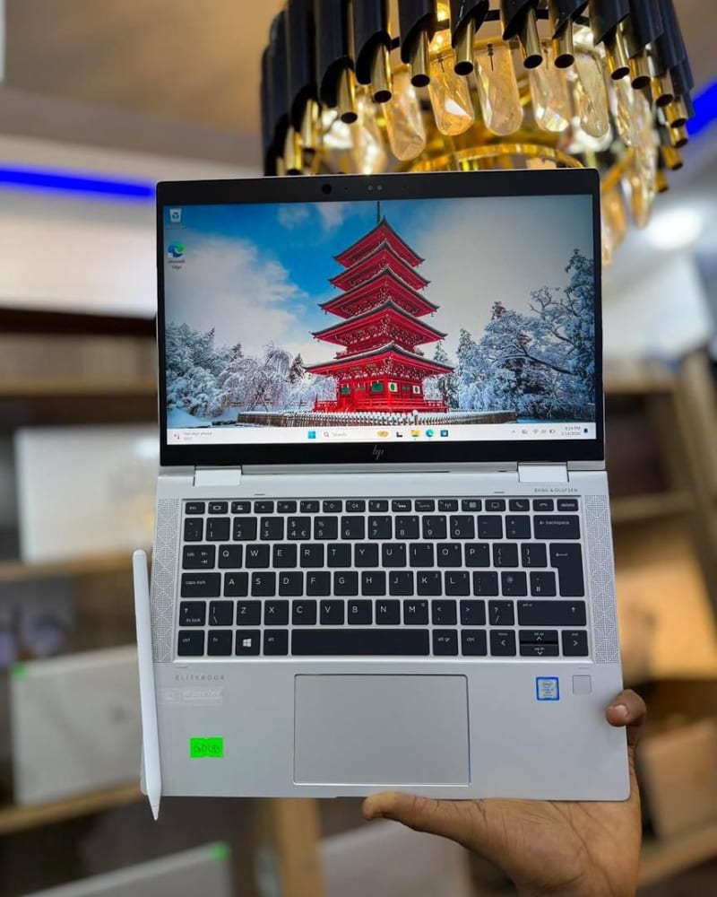 Hp Elite book 1030 G2