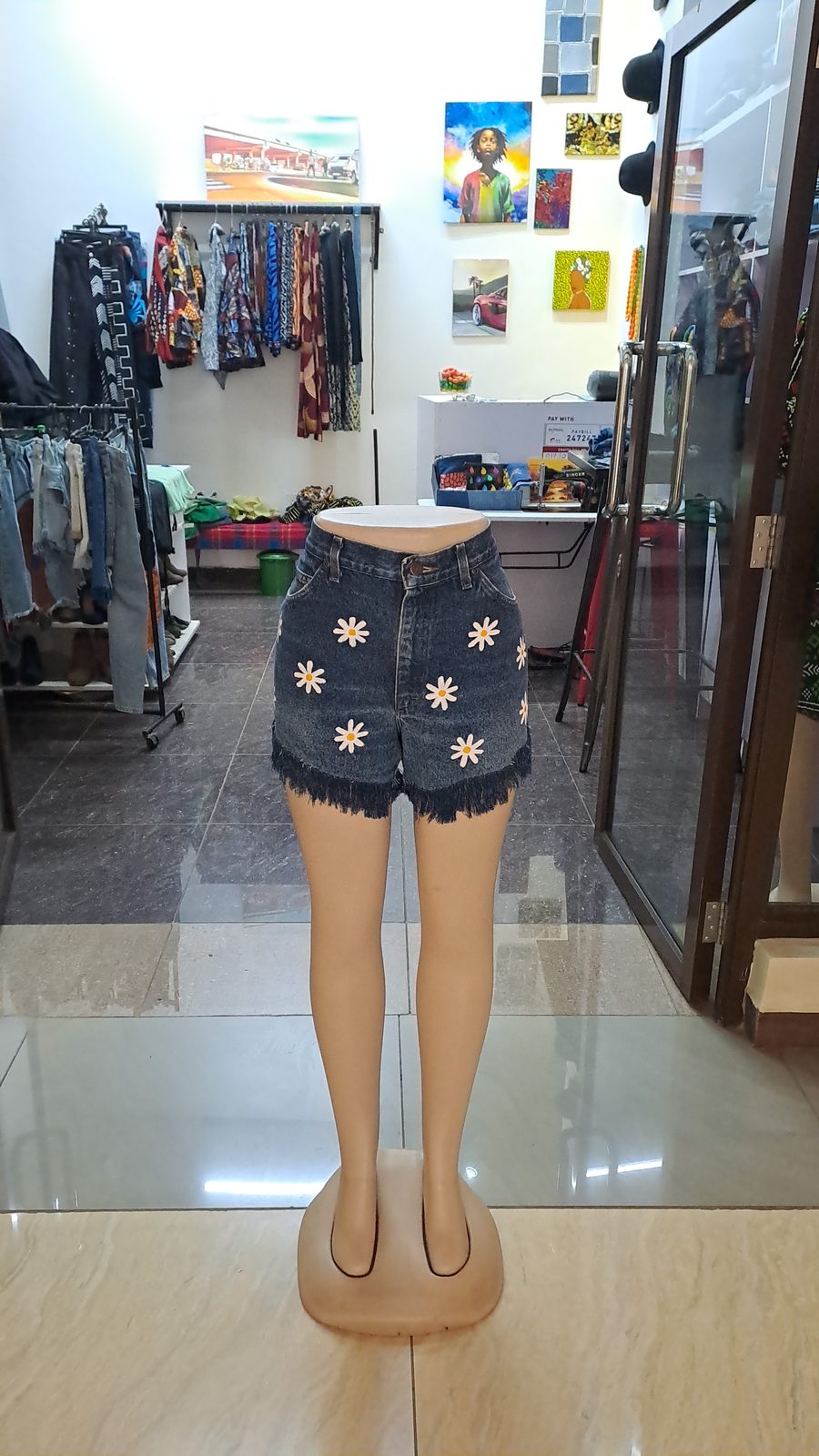 DAISY EMBROIDERY