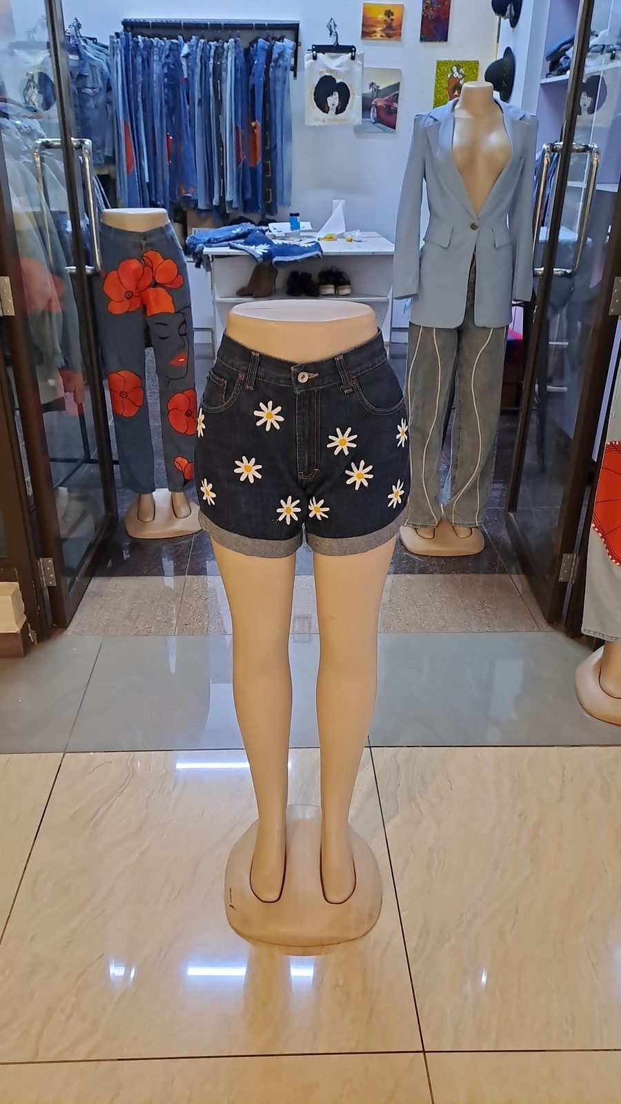DAISY EMBROIDERY