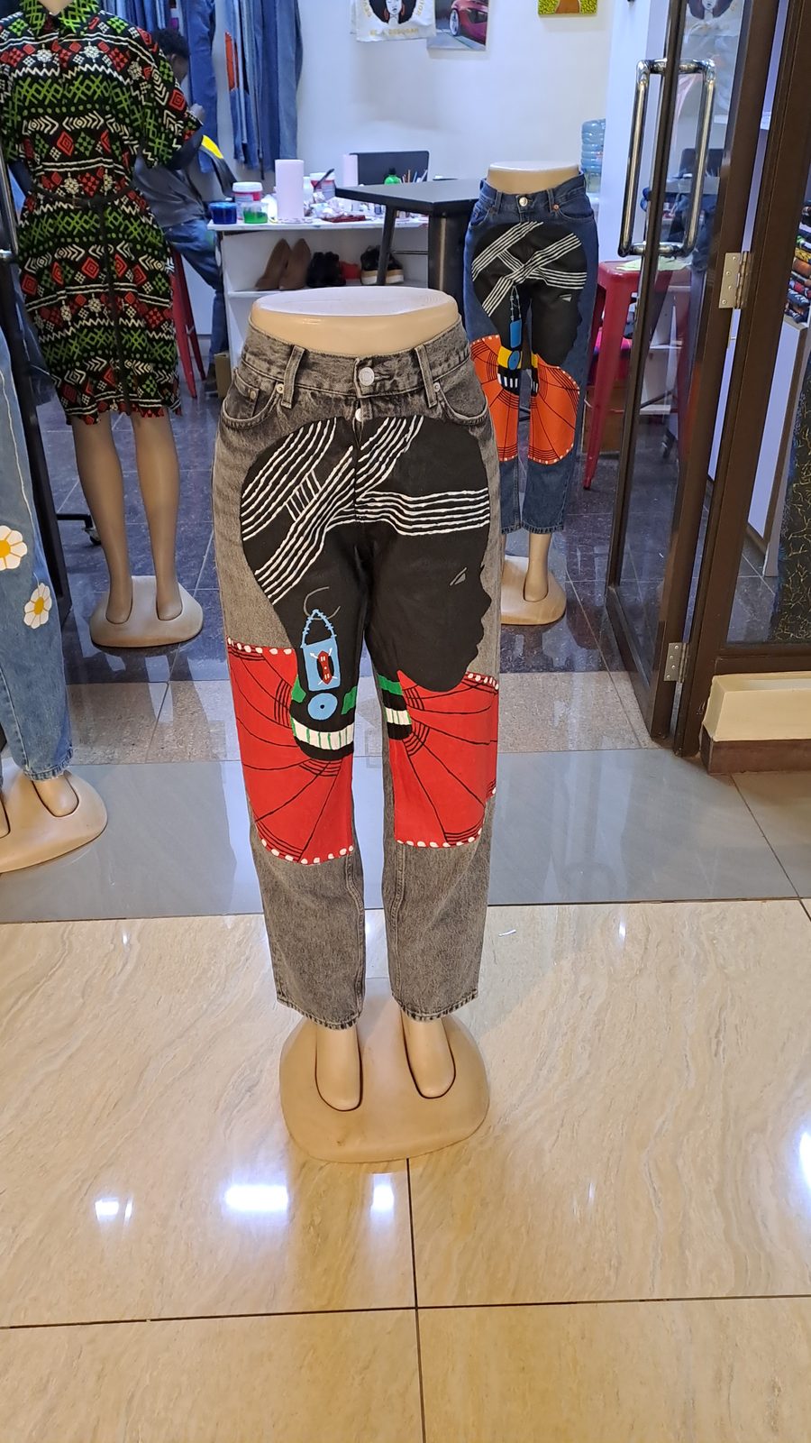 Maasai design with Kenyan theme