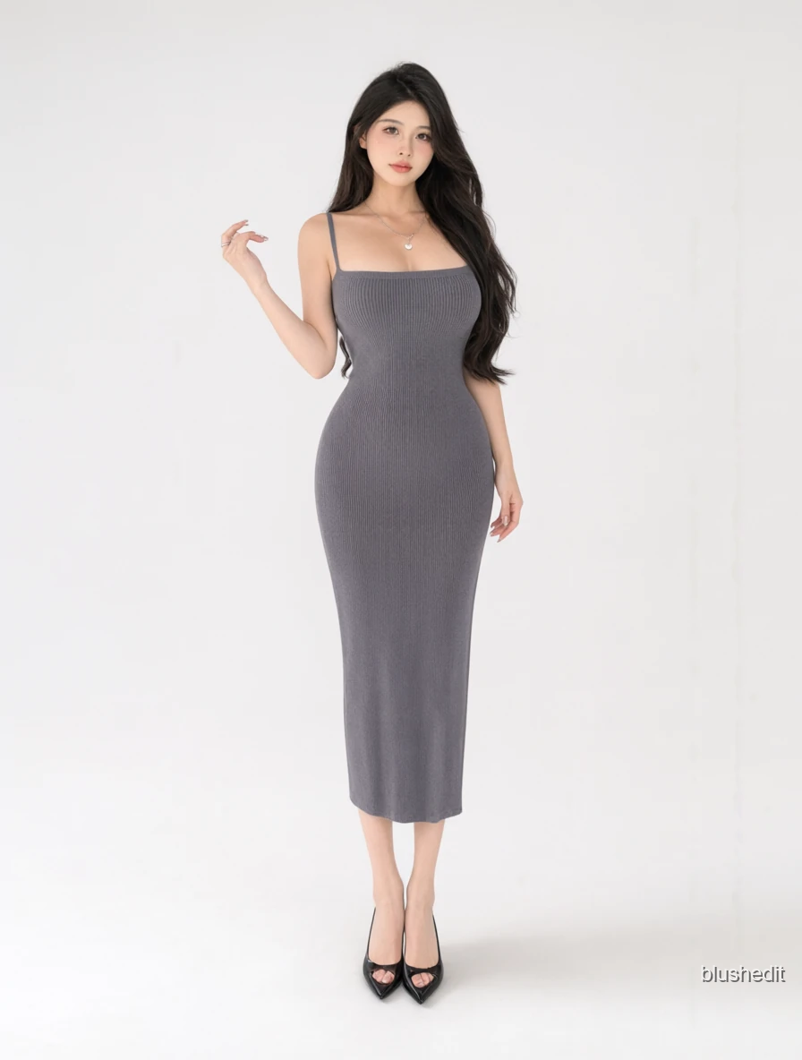 Grey Ribbed Midi With a Quiet Edge