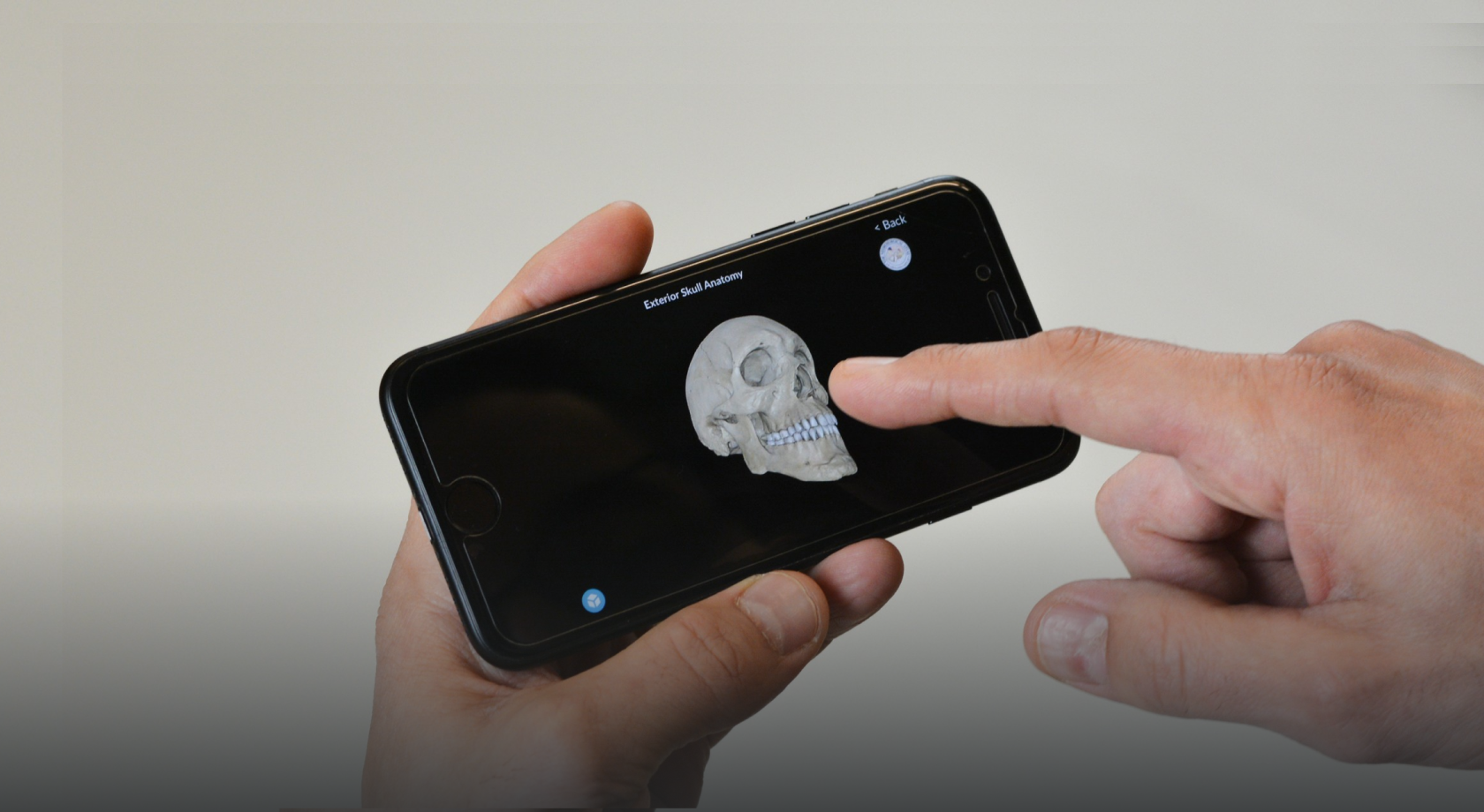 Atlas hero image - mobile lifestyle 3d model skull Hero